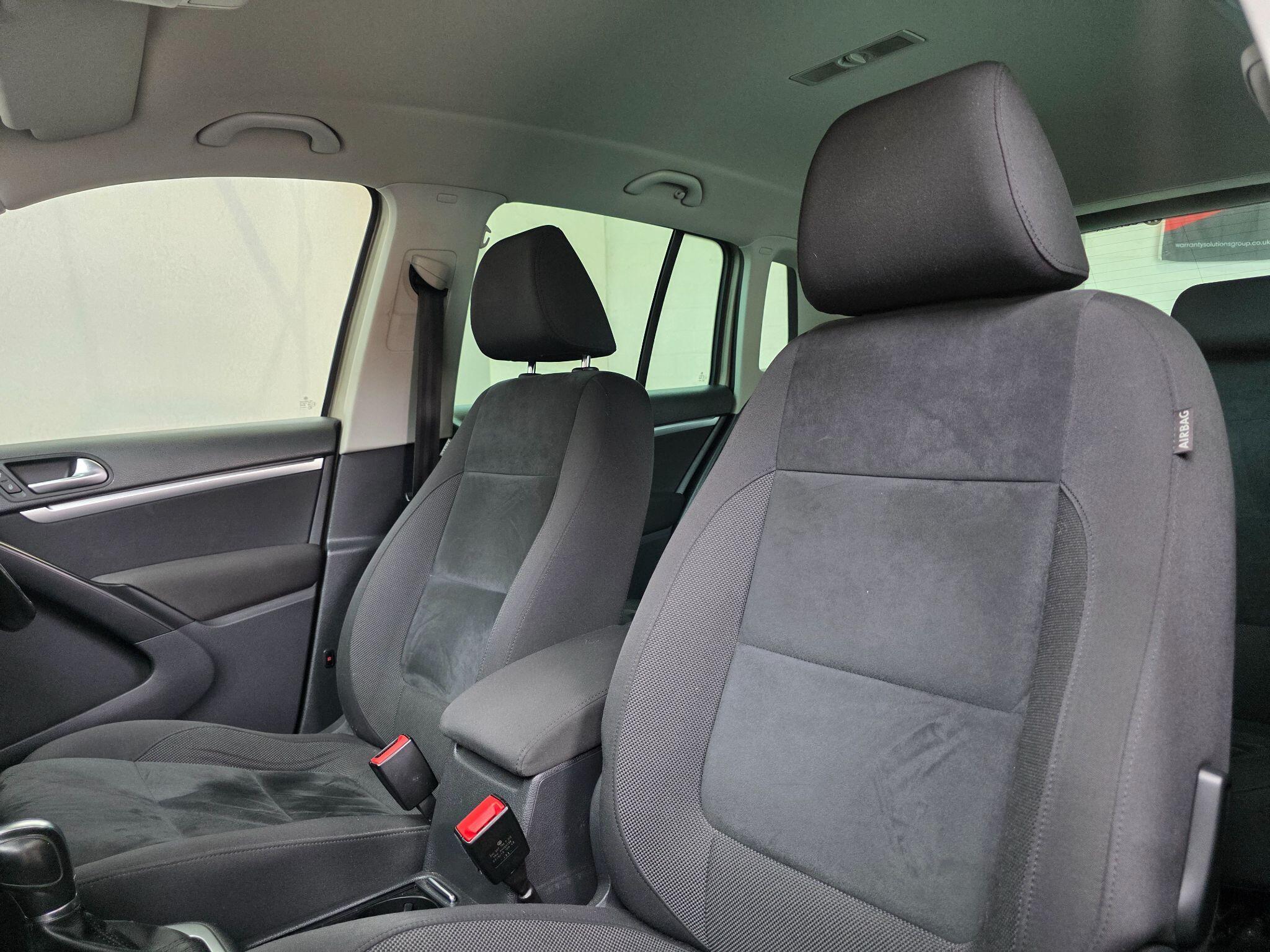 Volkswagen Tiguan - Image 28