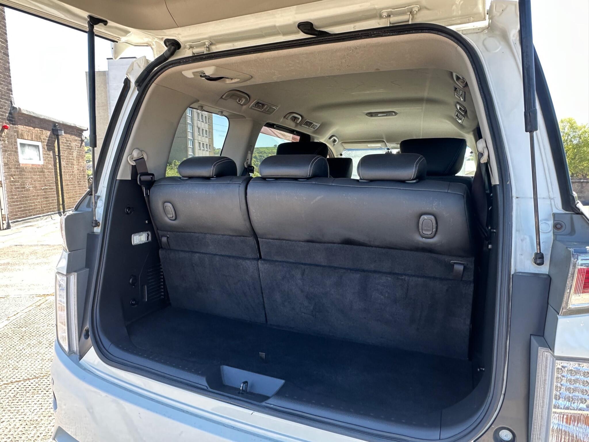 Nissan Elgrand - Image 14