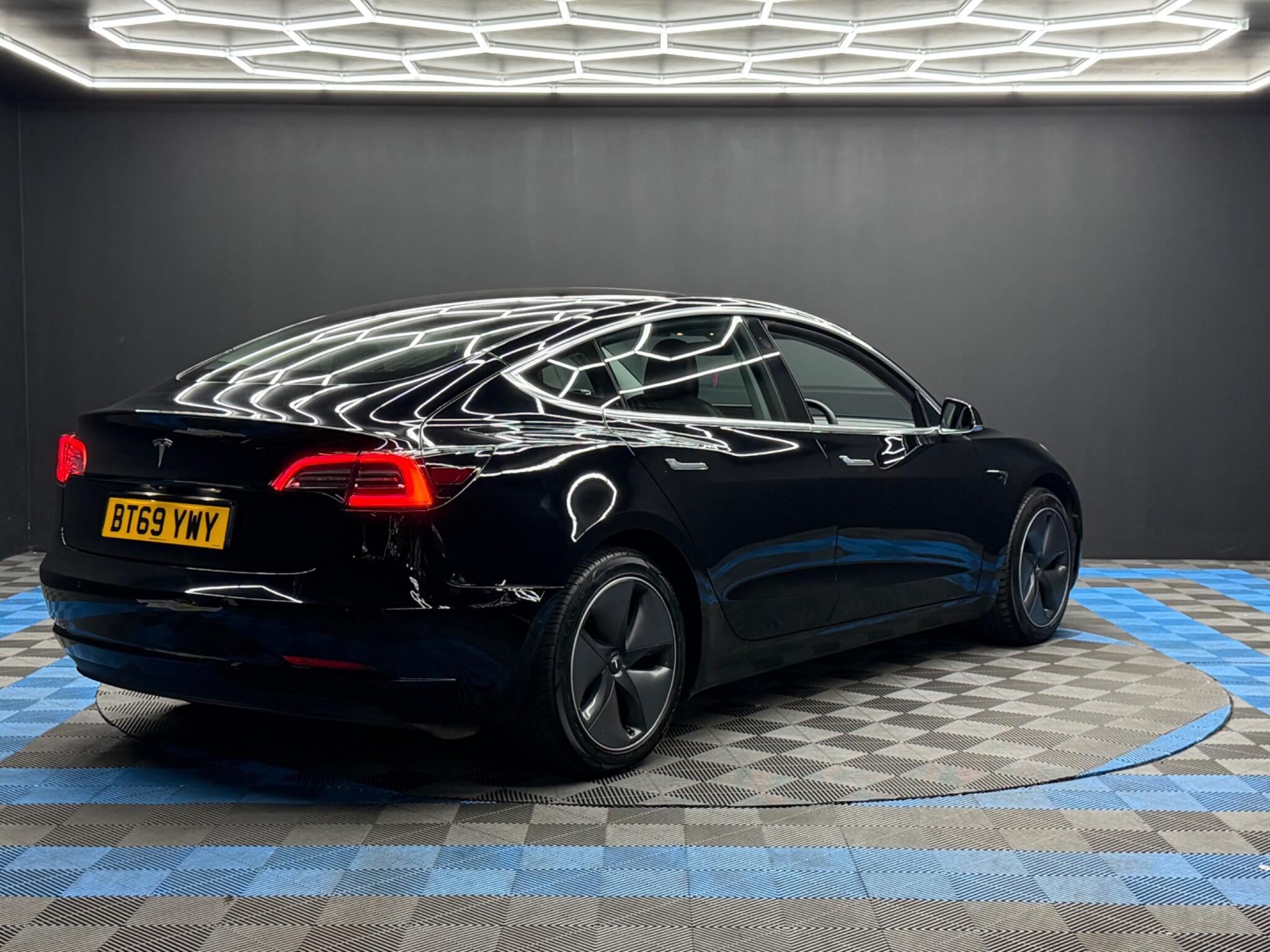 Tesla Model 3 - Image 5