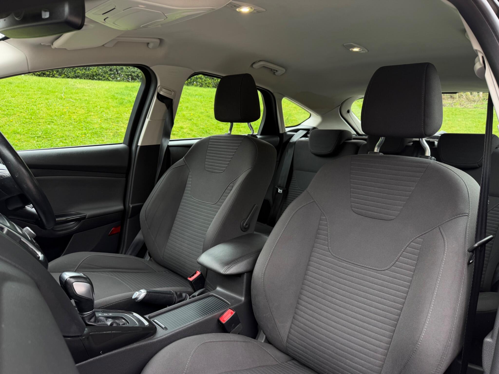 Ford Focus - Image 41