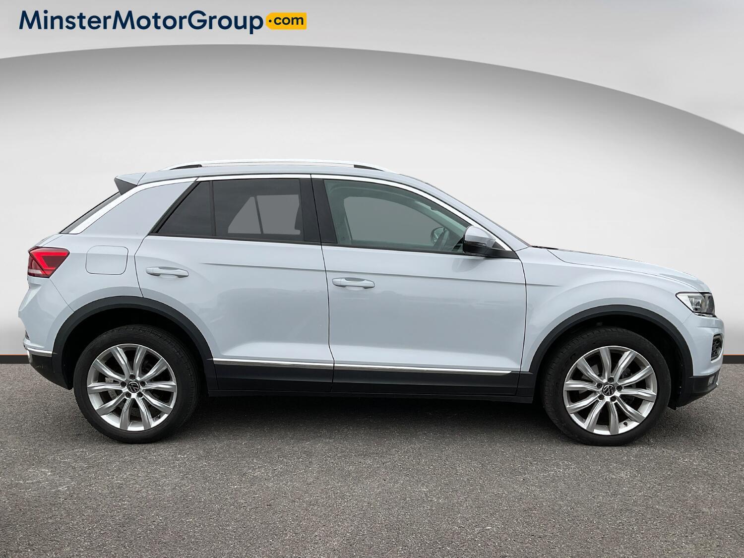 Volkswagen T-Roc - Image 2