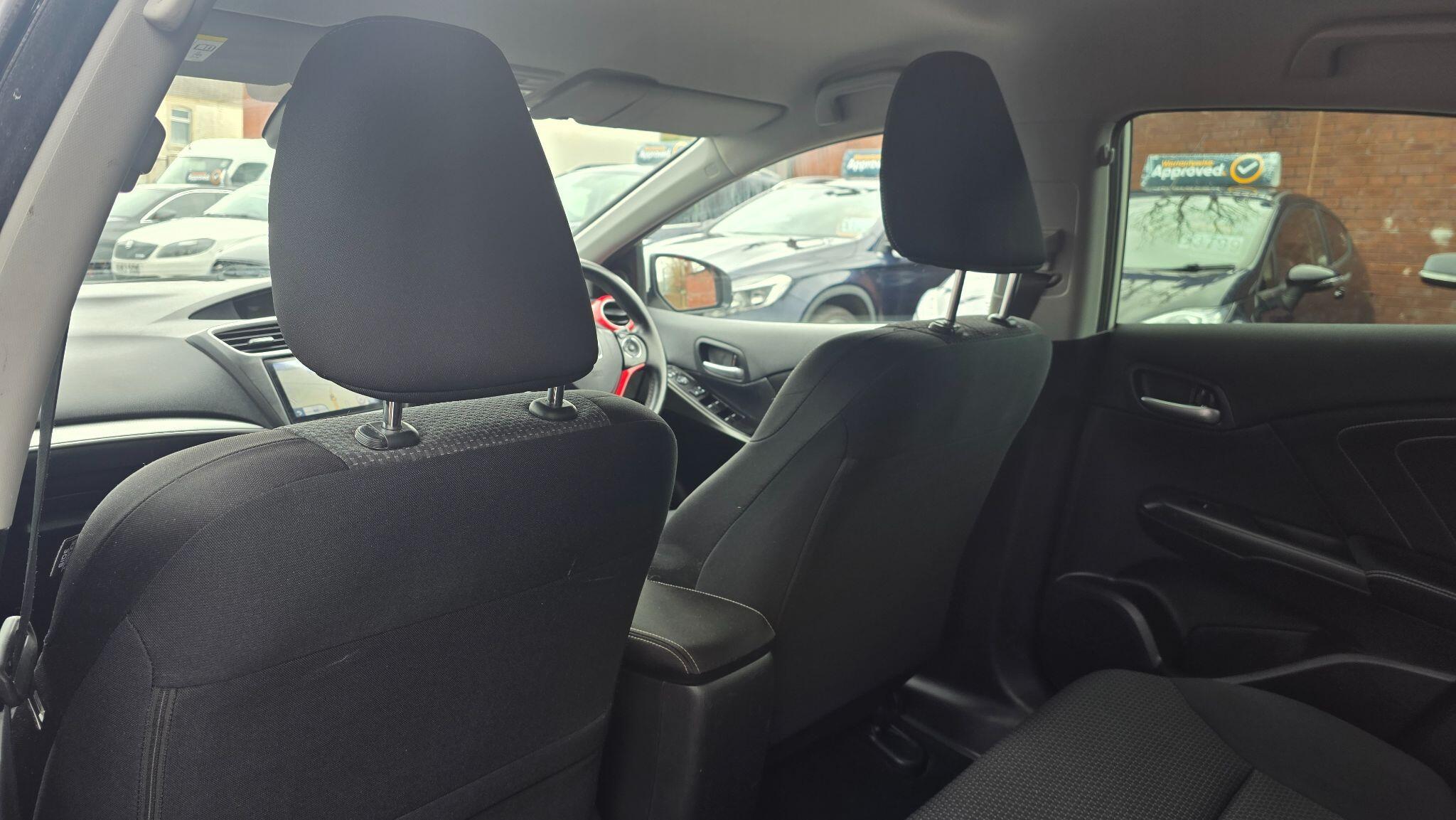 Honda Civic - Image 18