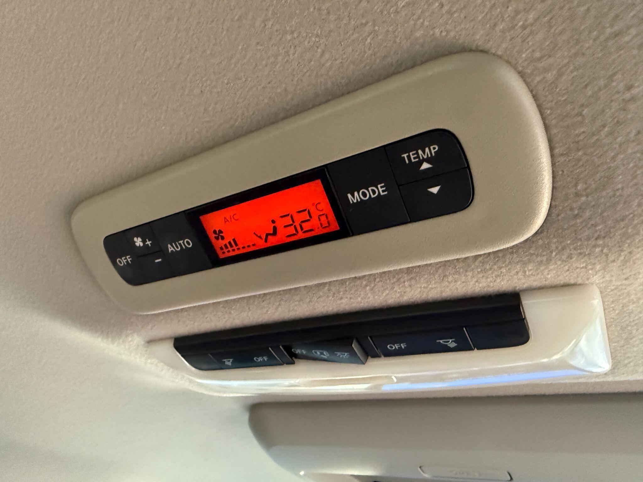 Nissan Serena - Image 47