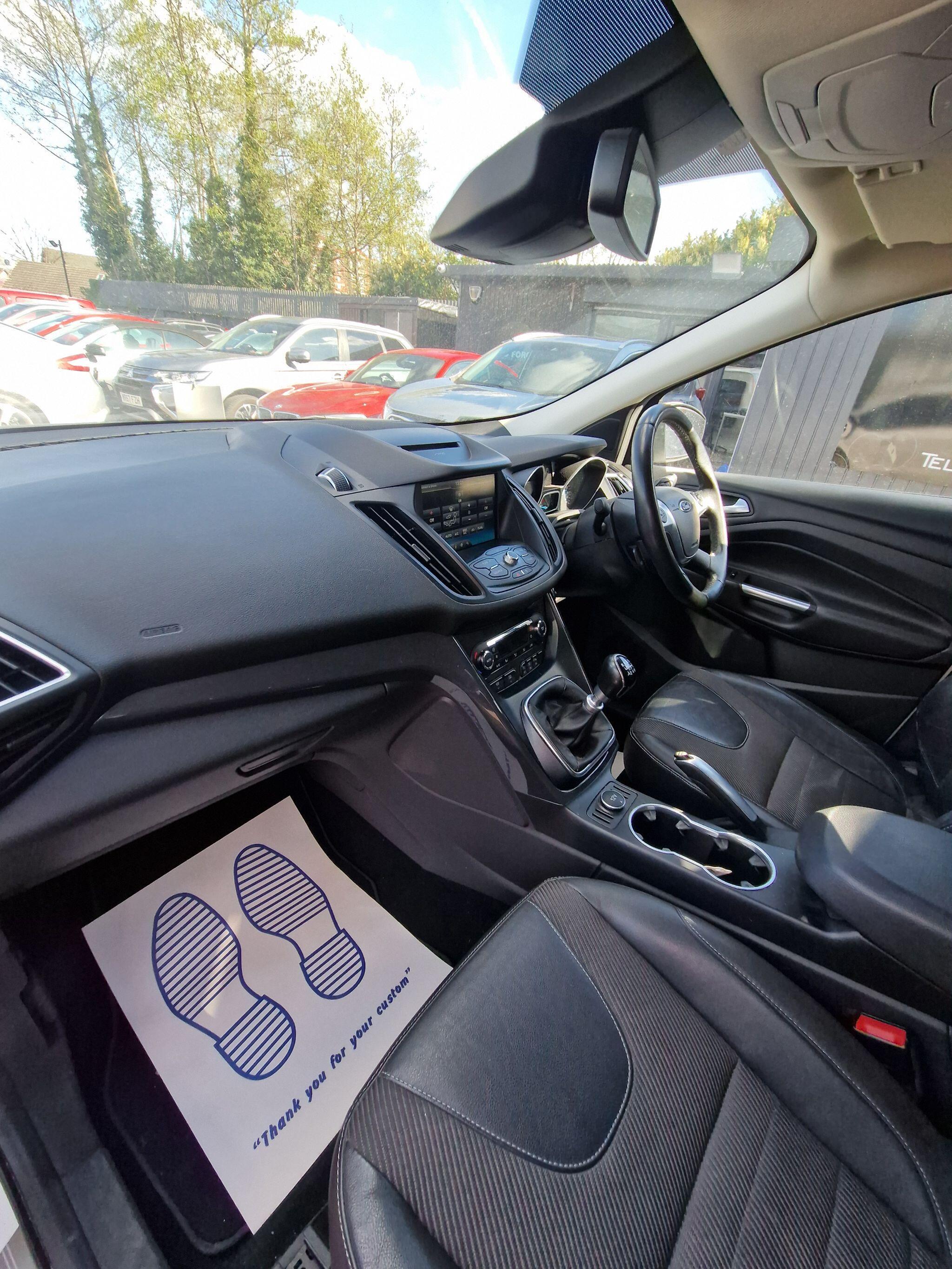 Ford Kuga - Image 35