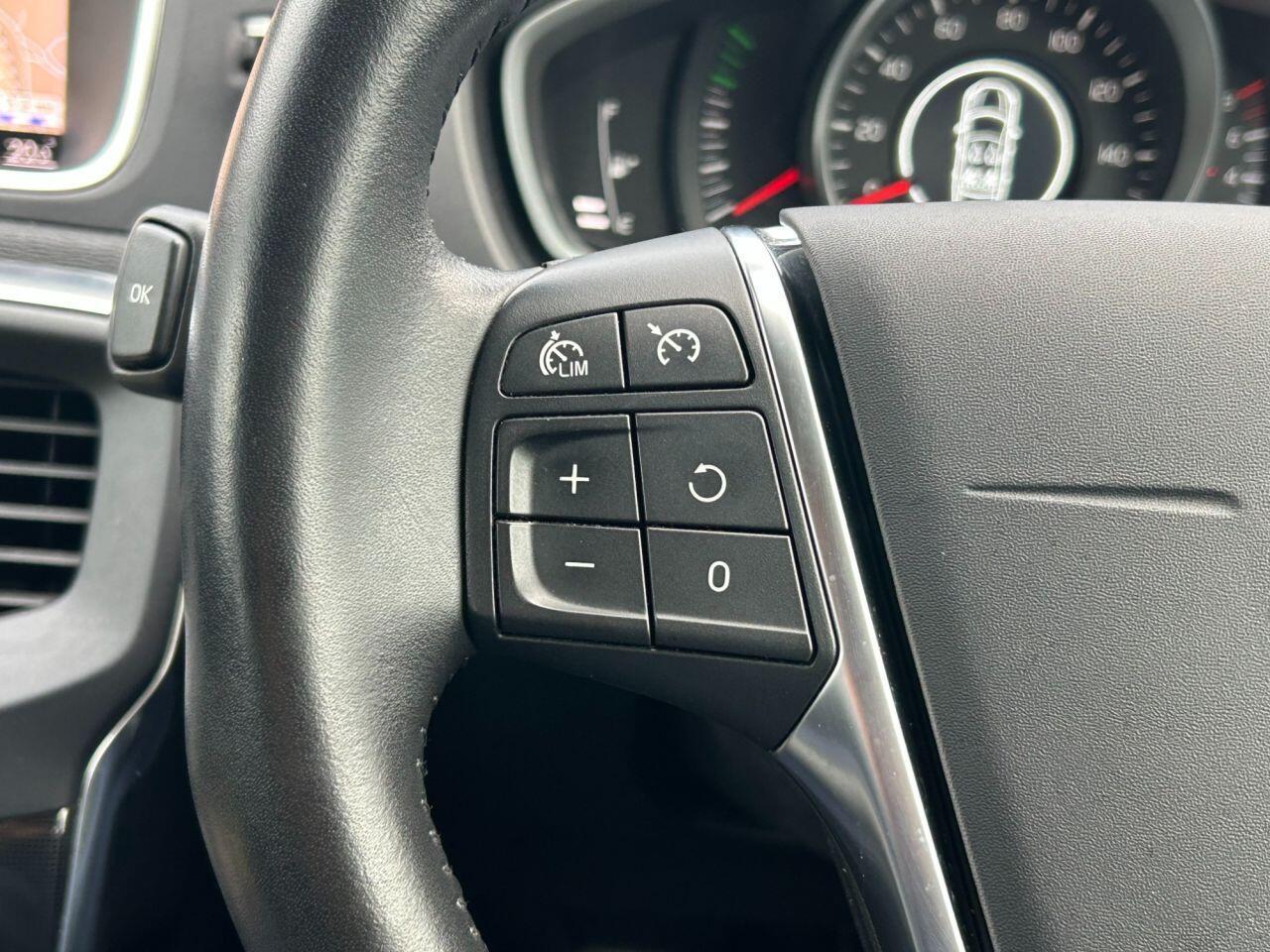 Volvo V40 - Image 17