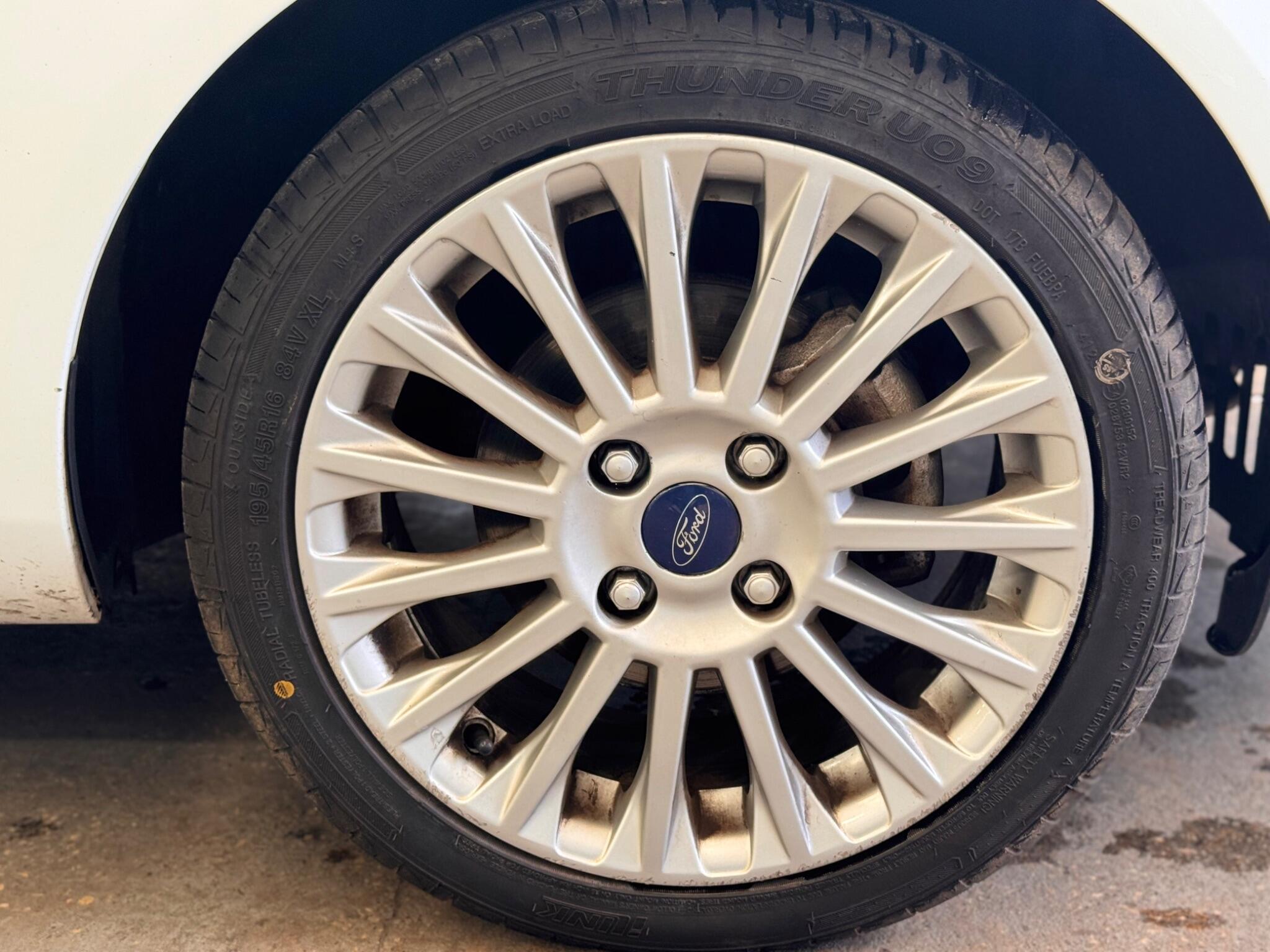 Ford Fiesta - Image 18