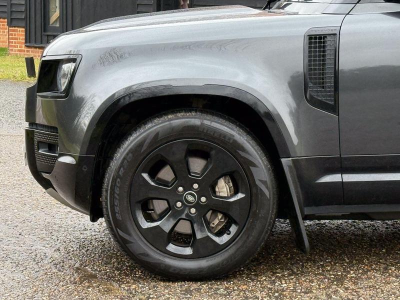 Land Rover DEFENDER 110 - Image 4