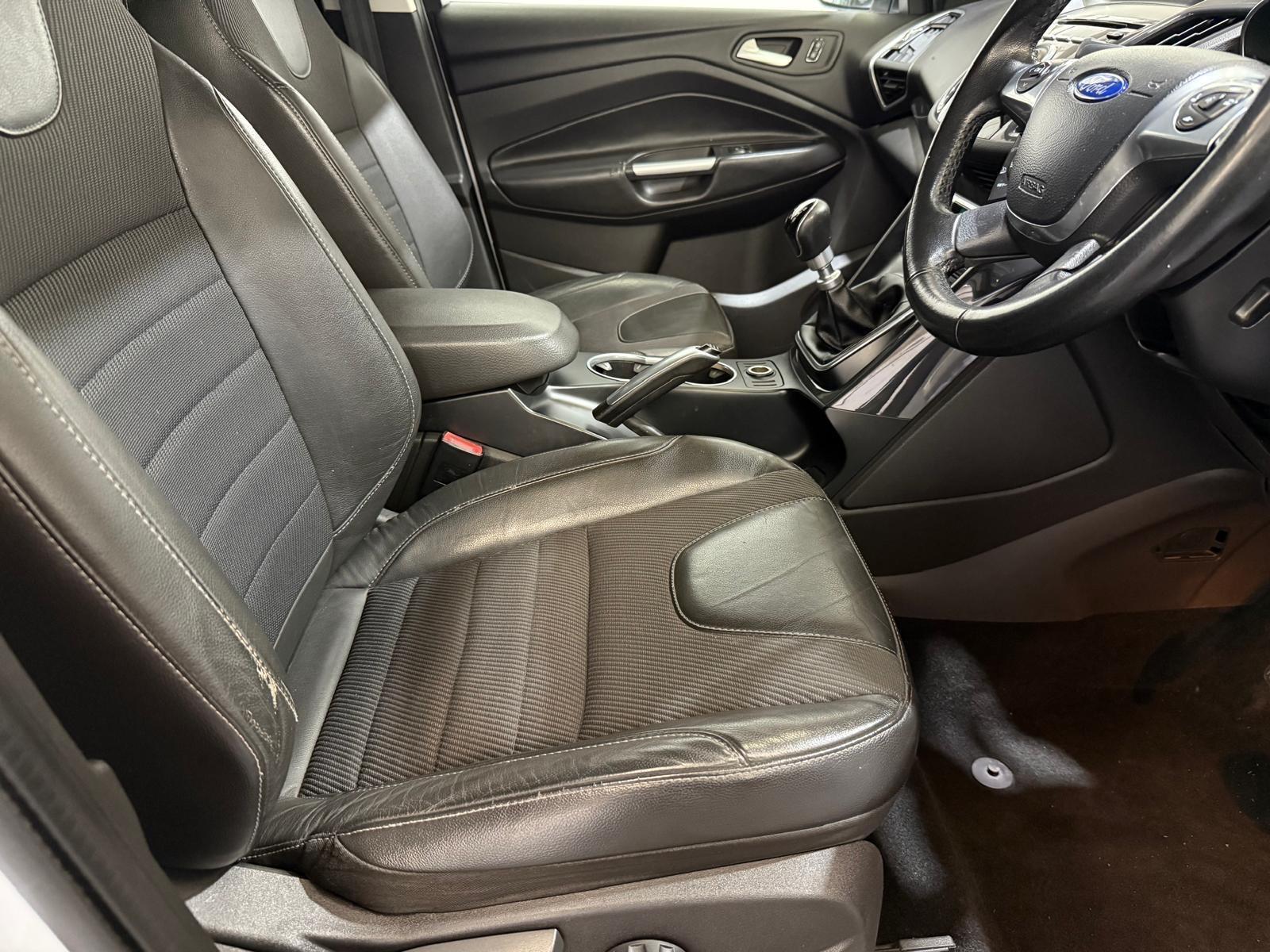 Ford Kuga - Image 28