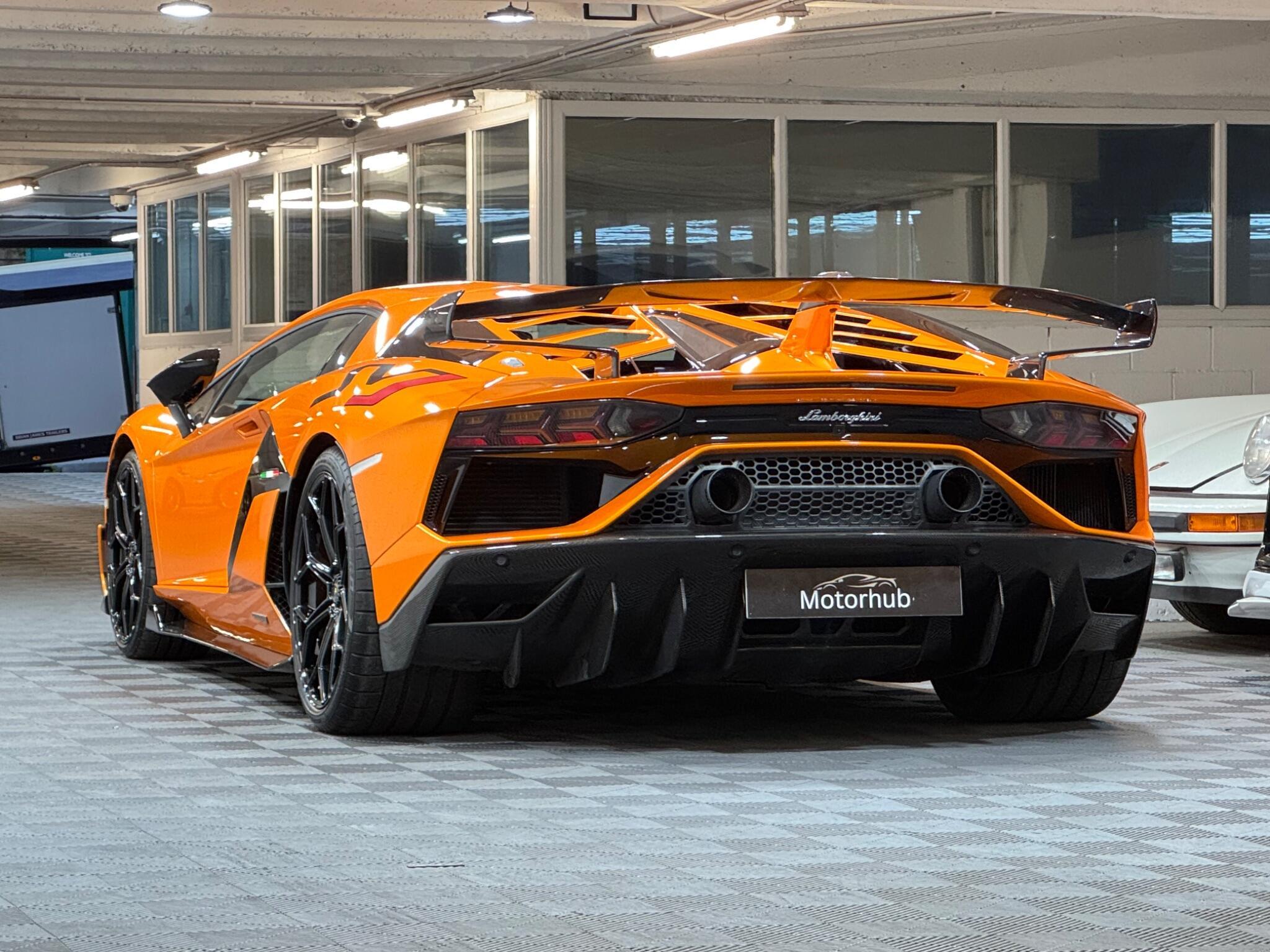 Lamborghini Aventador - Image 3
