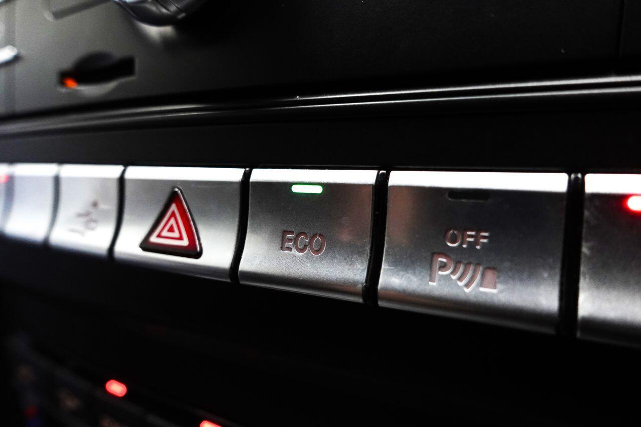 Mercedes-benz E-CLASS - Image 35