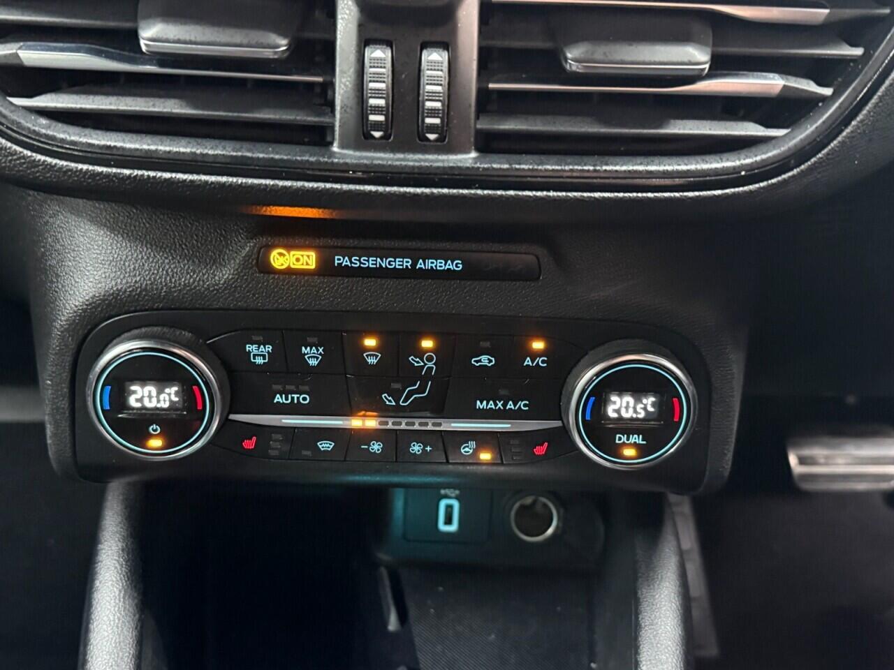 Ford Focus - Image 23