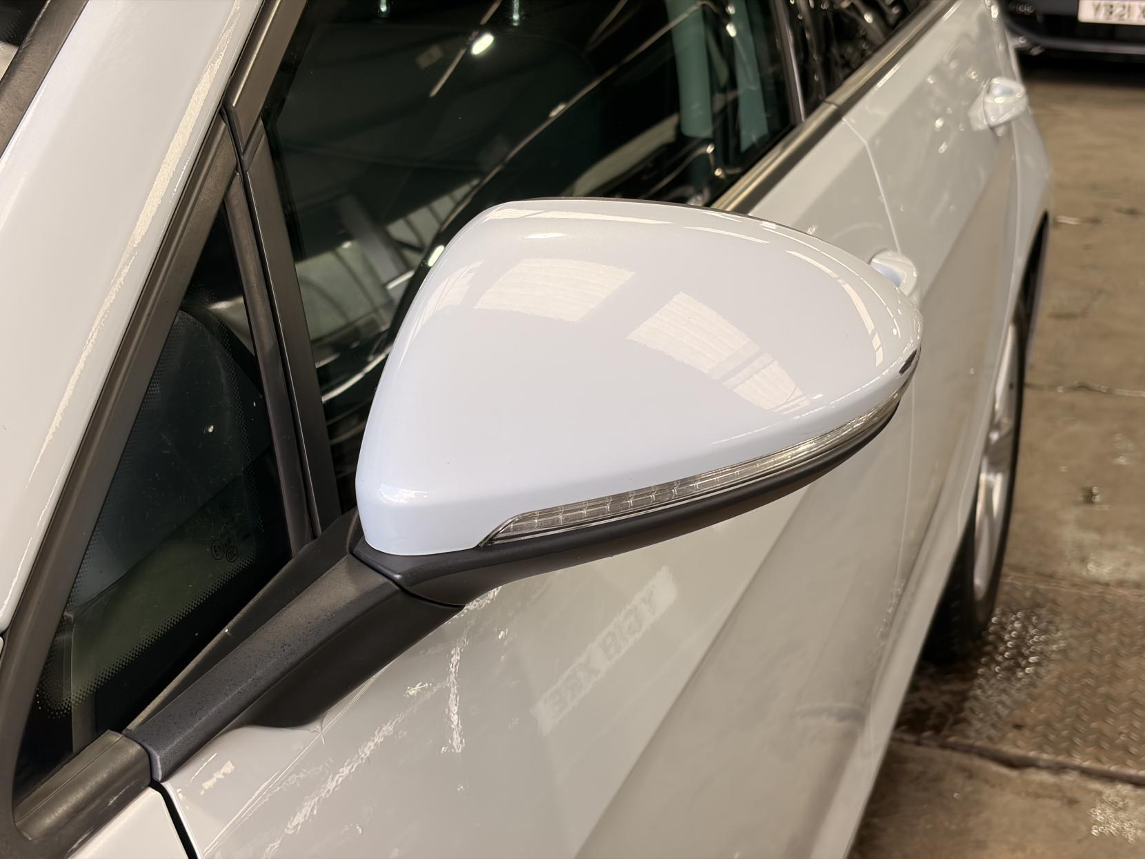 Volkswagen Golf - Image 16