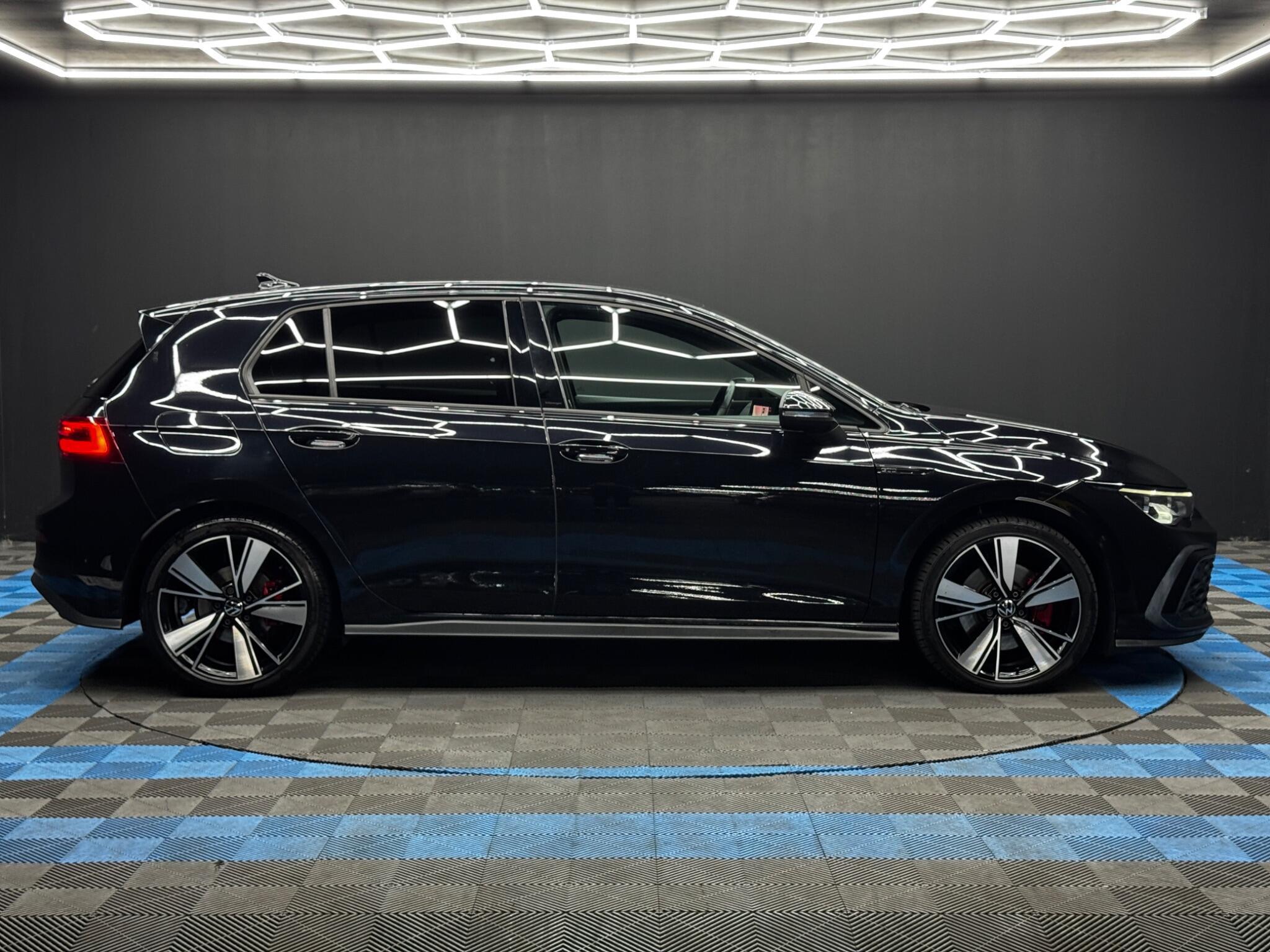 Volkswagen Golf - Image 4