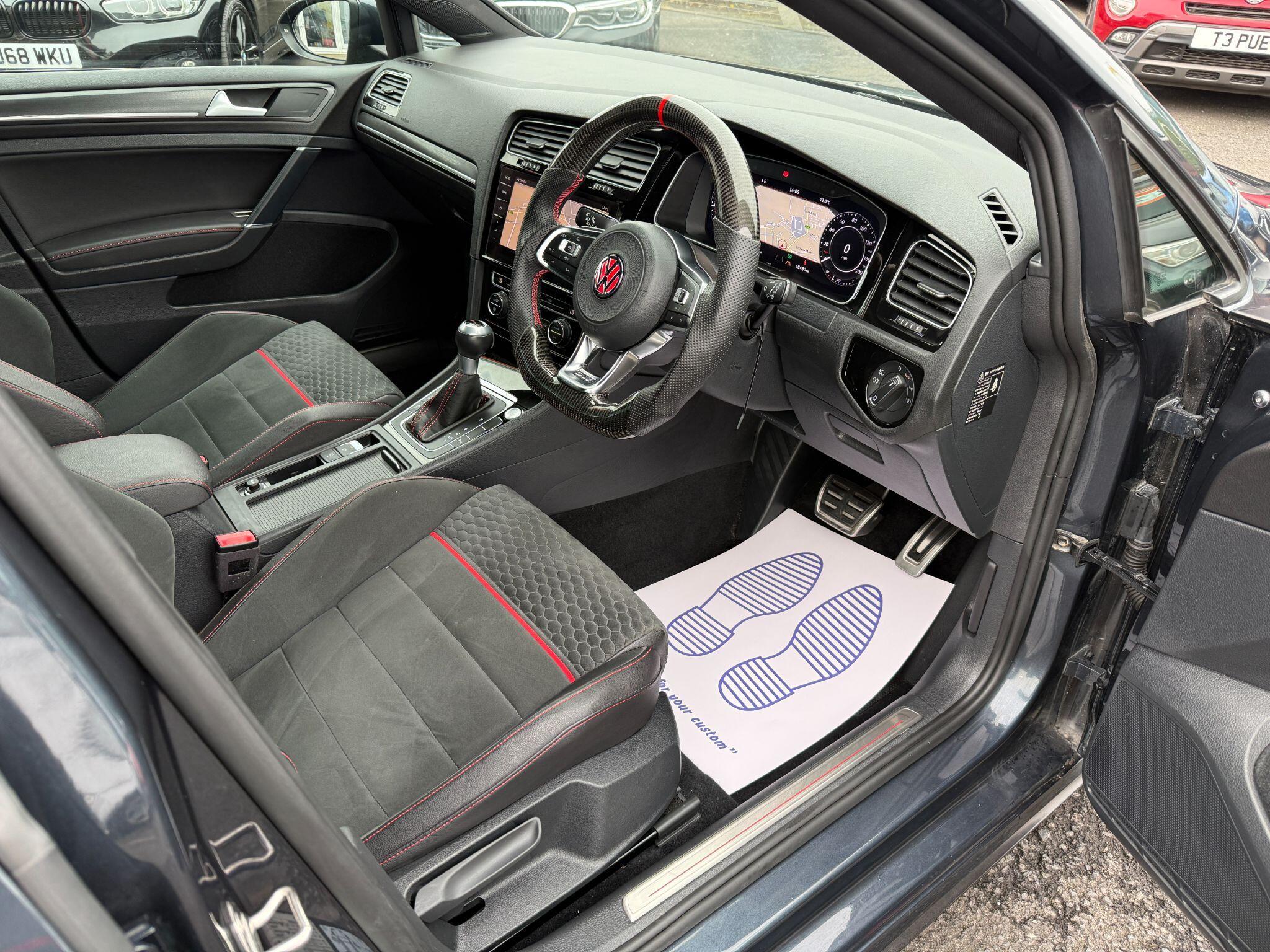 Volkswagen Golf - Image 27