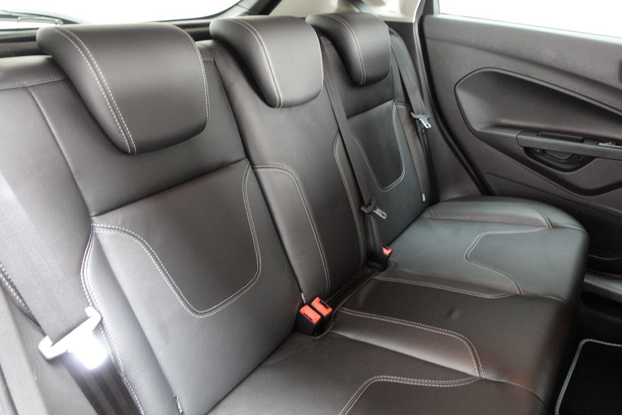 Ford Fiesta - Image 18