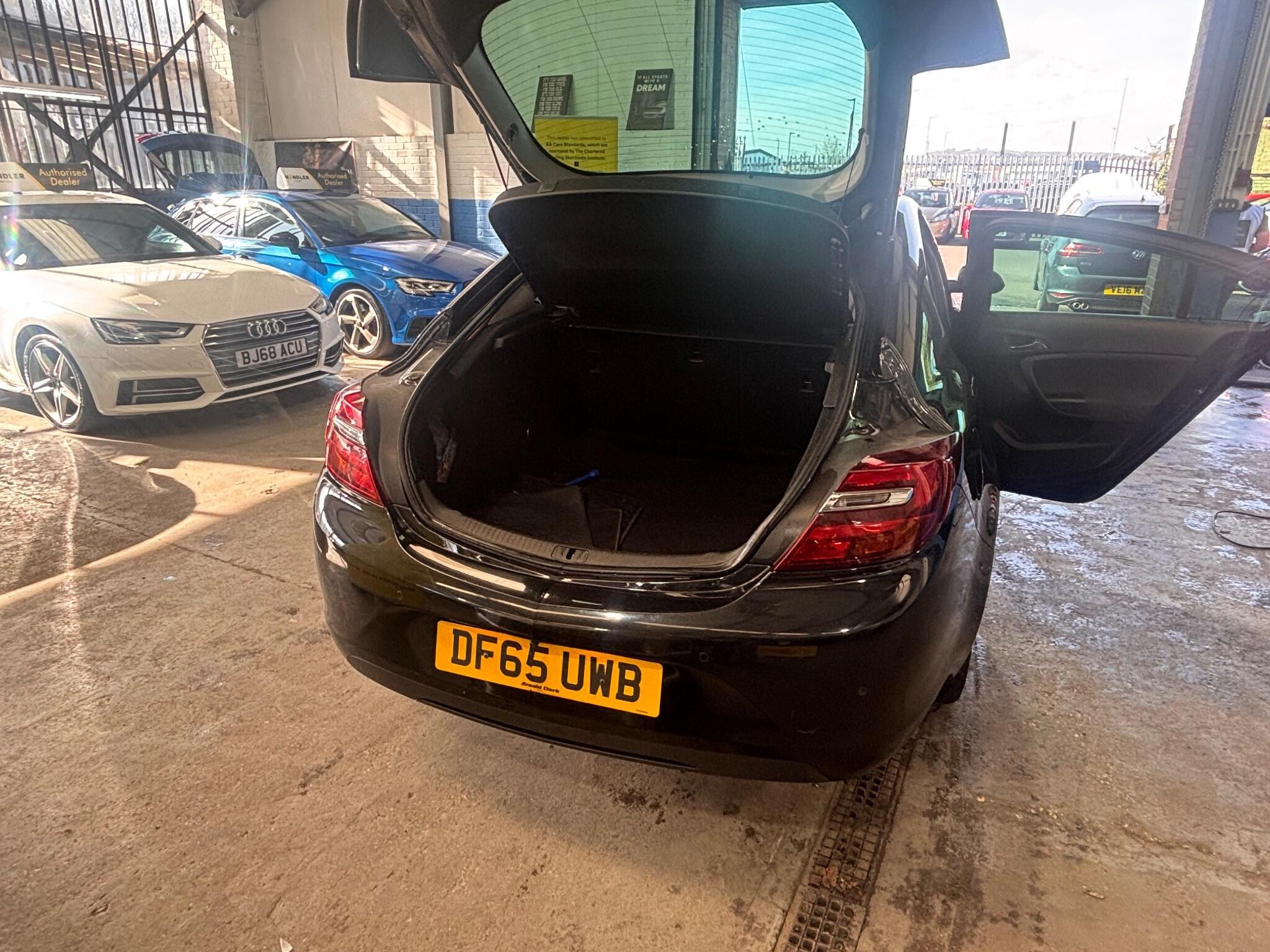 Vauxhall Insignia - Image 20