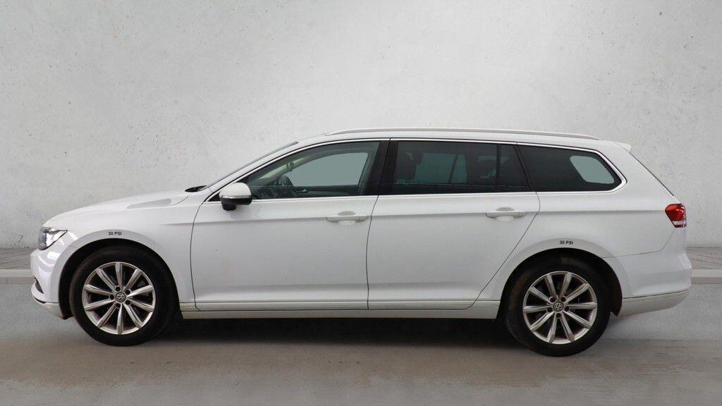 Volkswagen Passat - Image 9