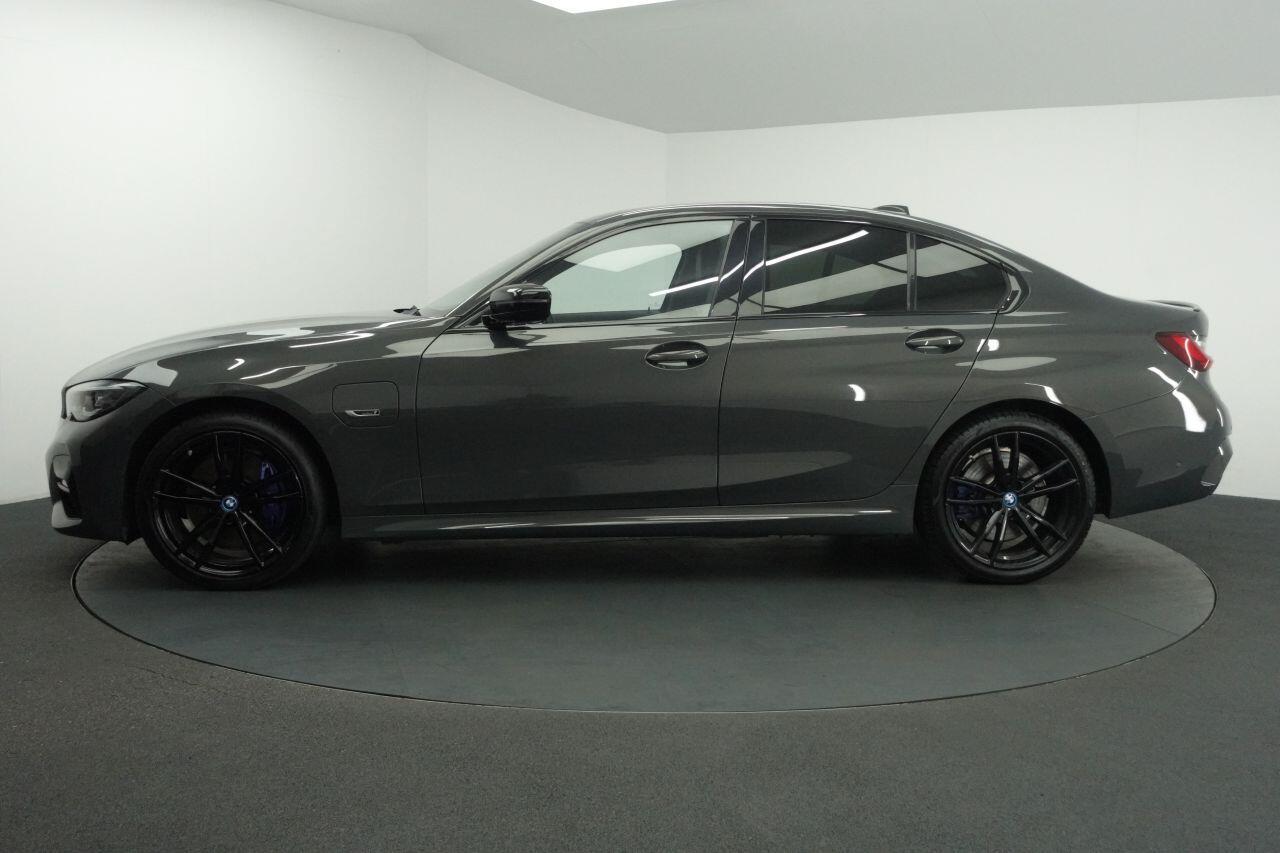 BMW 3 Series - Image 6