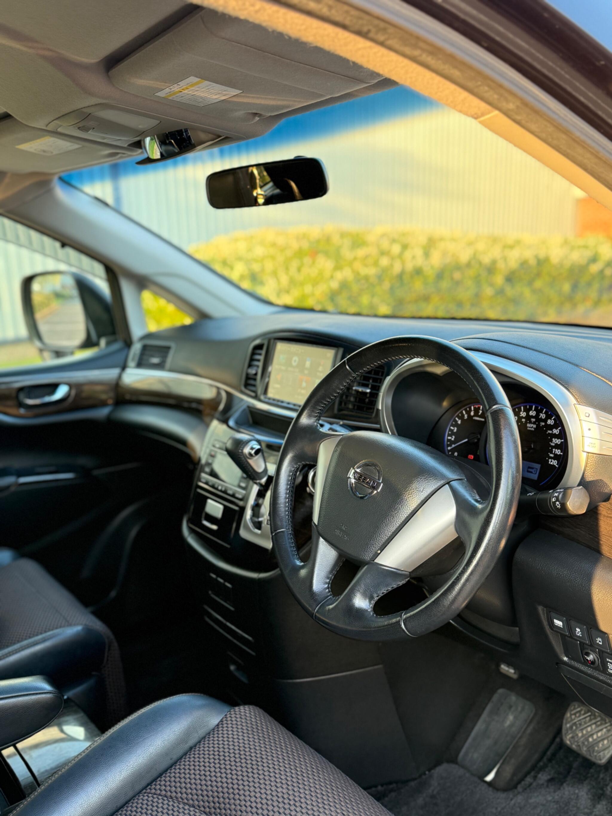 Nissan Elgrand - Image 20