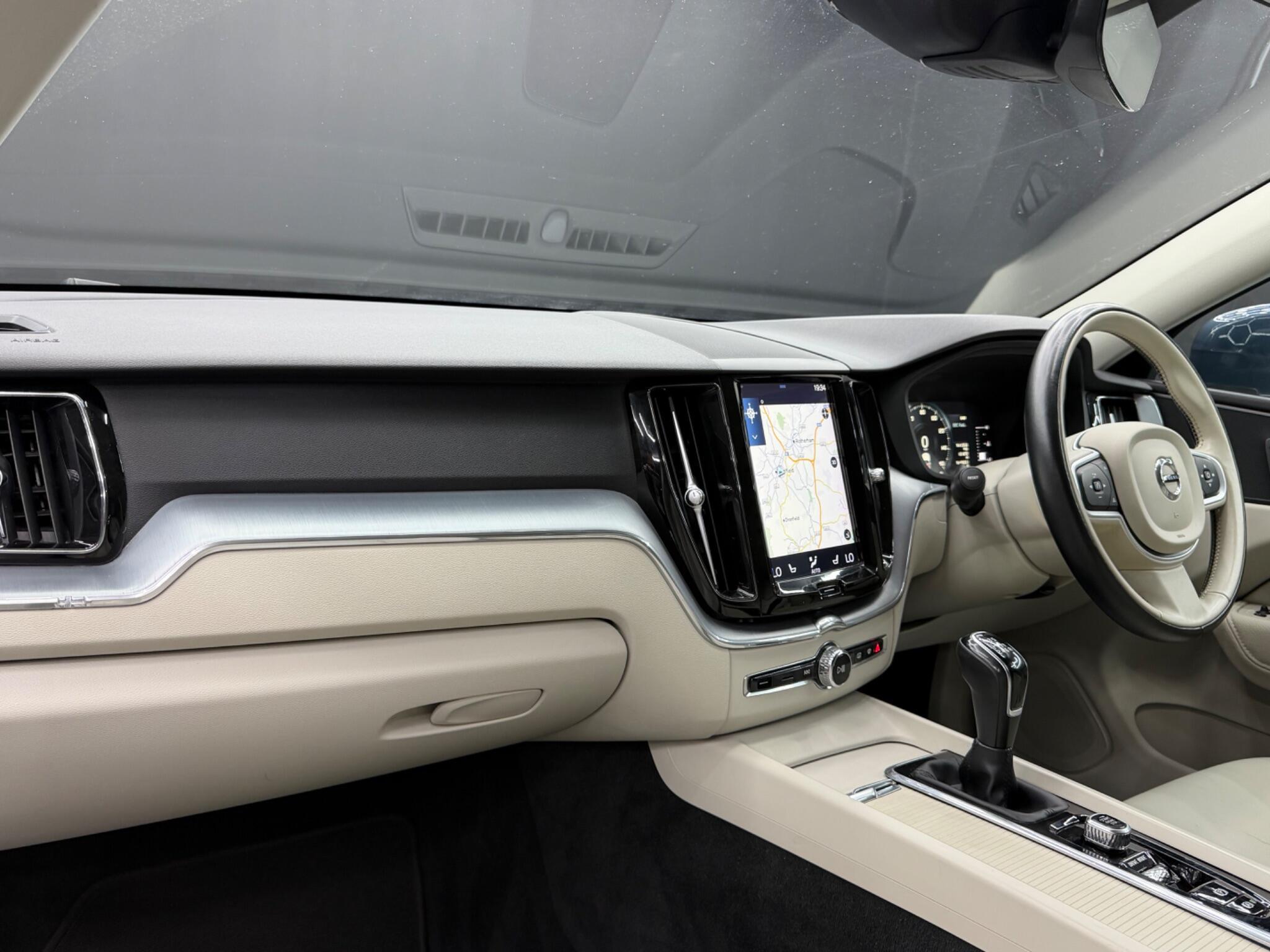 Volvo XC60 - Image 11