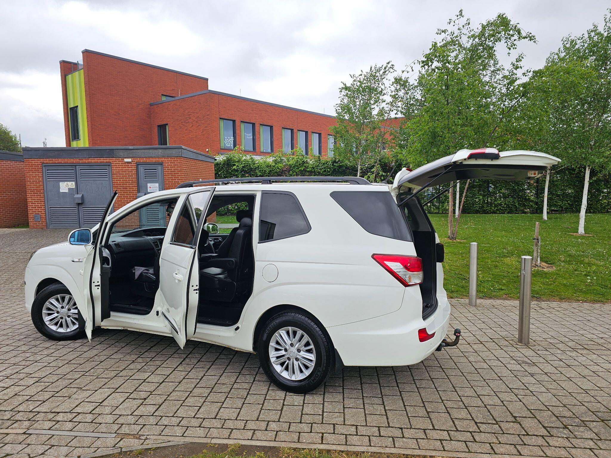 Ssangyong Turismo - Image 26