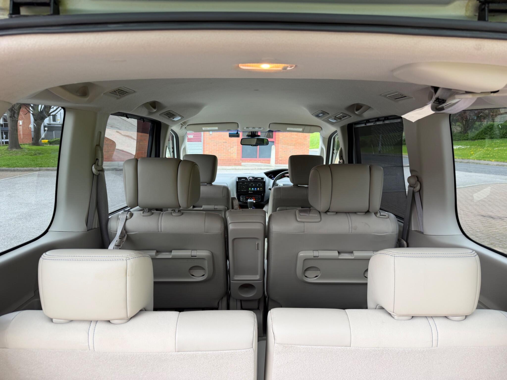 Nissan Serena - Image 44