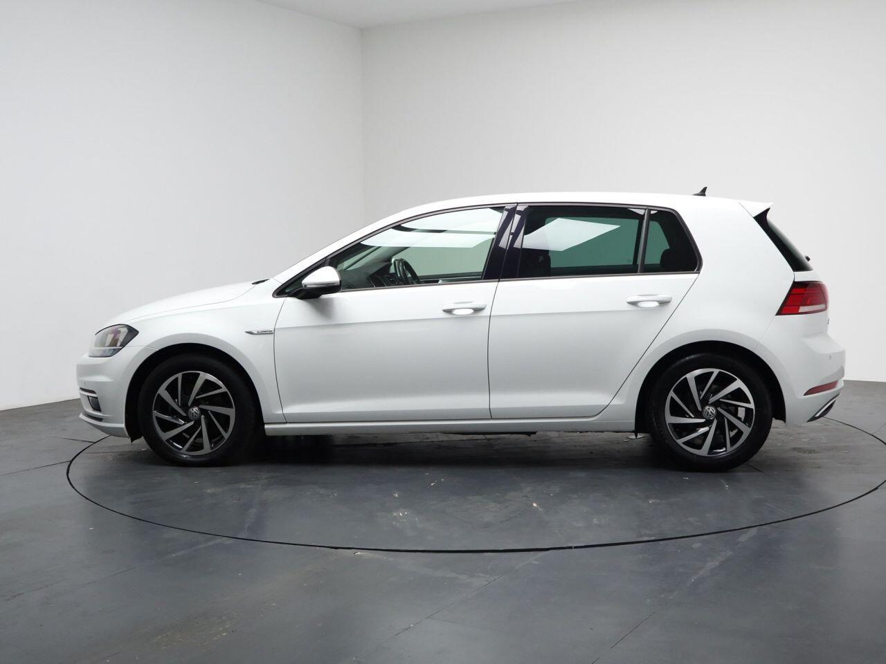 Volkswagen Golf - Image 8