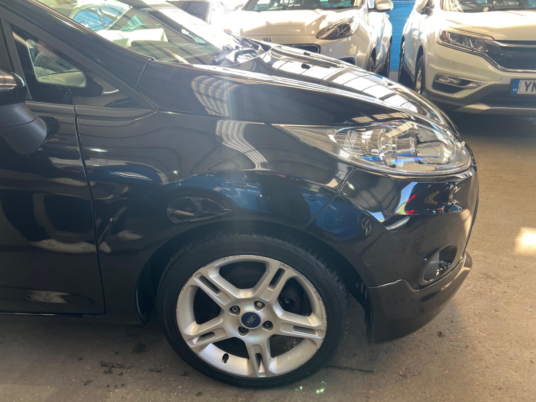 Ford Fiesta - Image 30