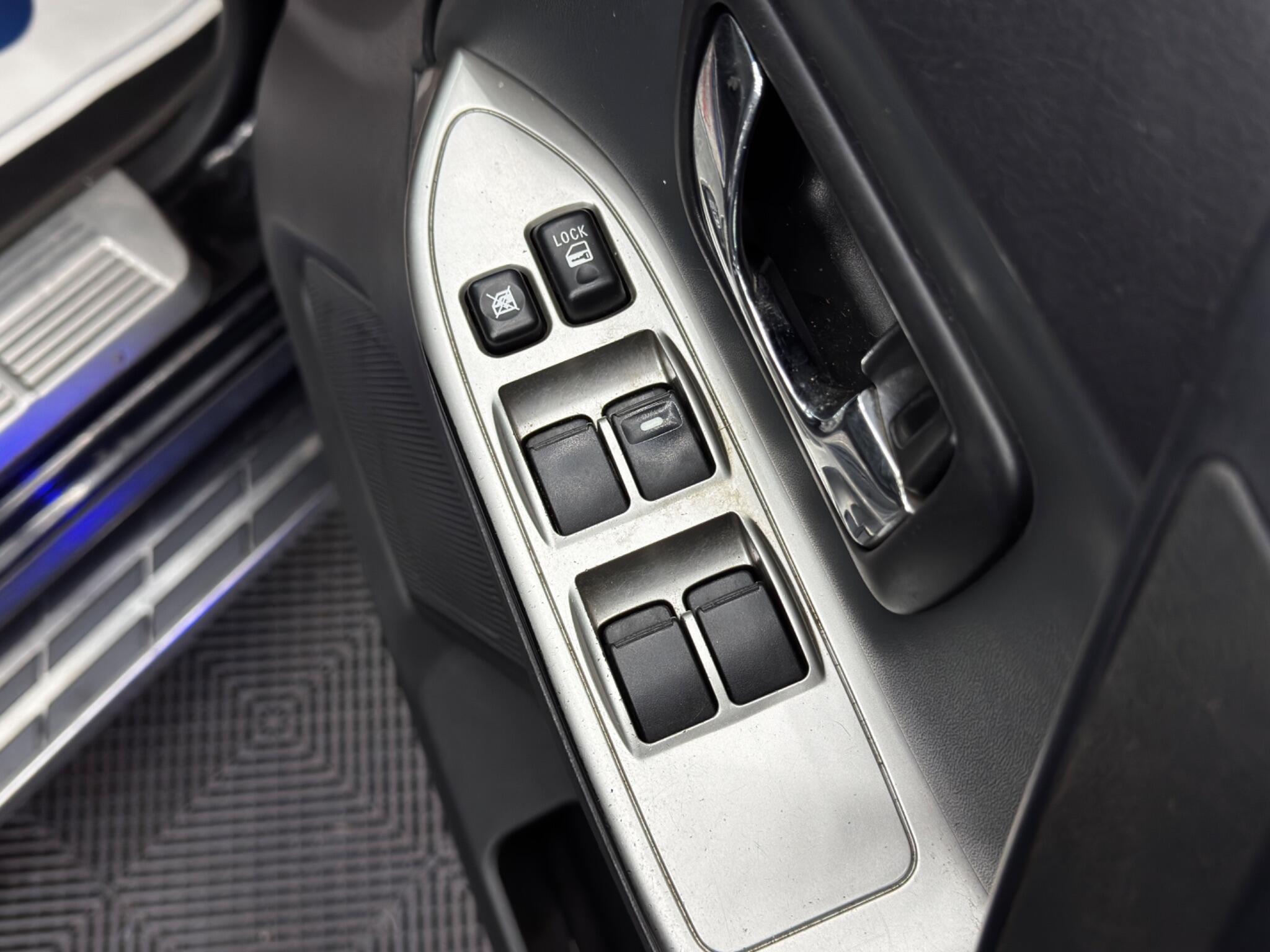 Mitsubishi Shogun - Image 38