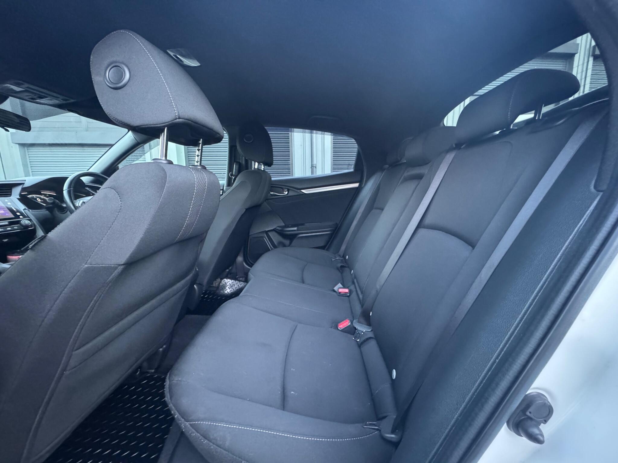 Honda Civic - Image 19