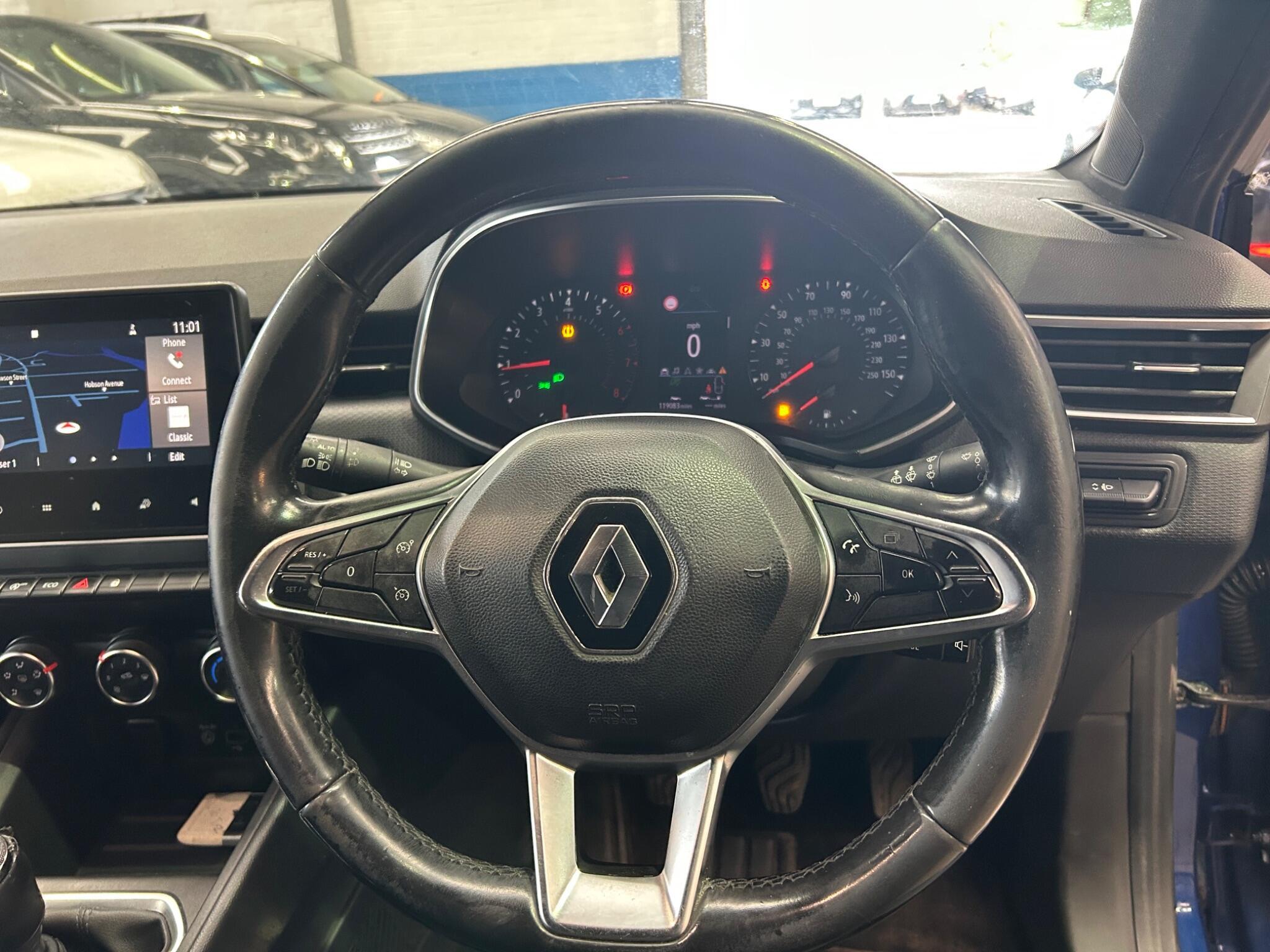 Renault Clio - Image 27