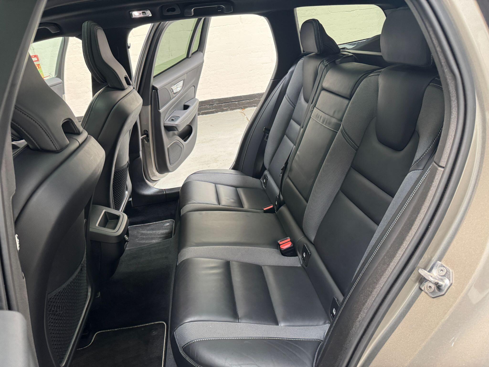 Volvo V60 - Image 45