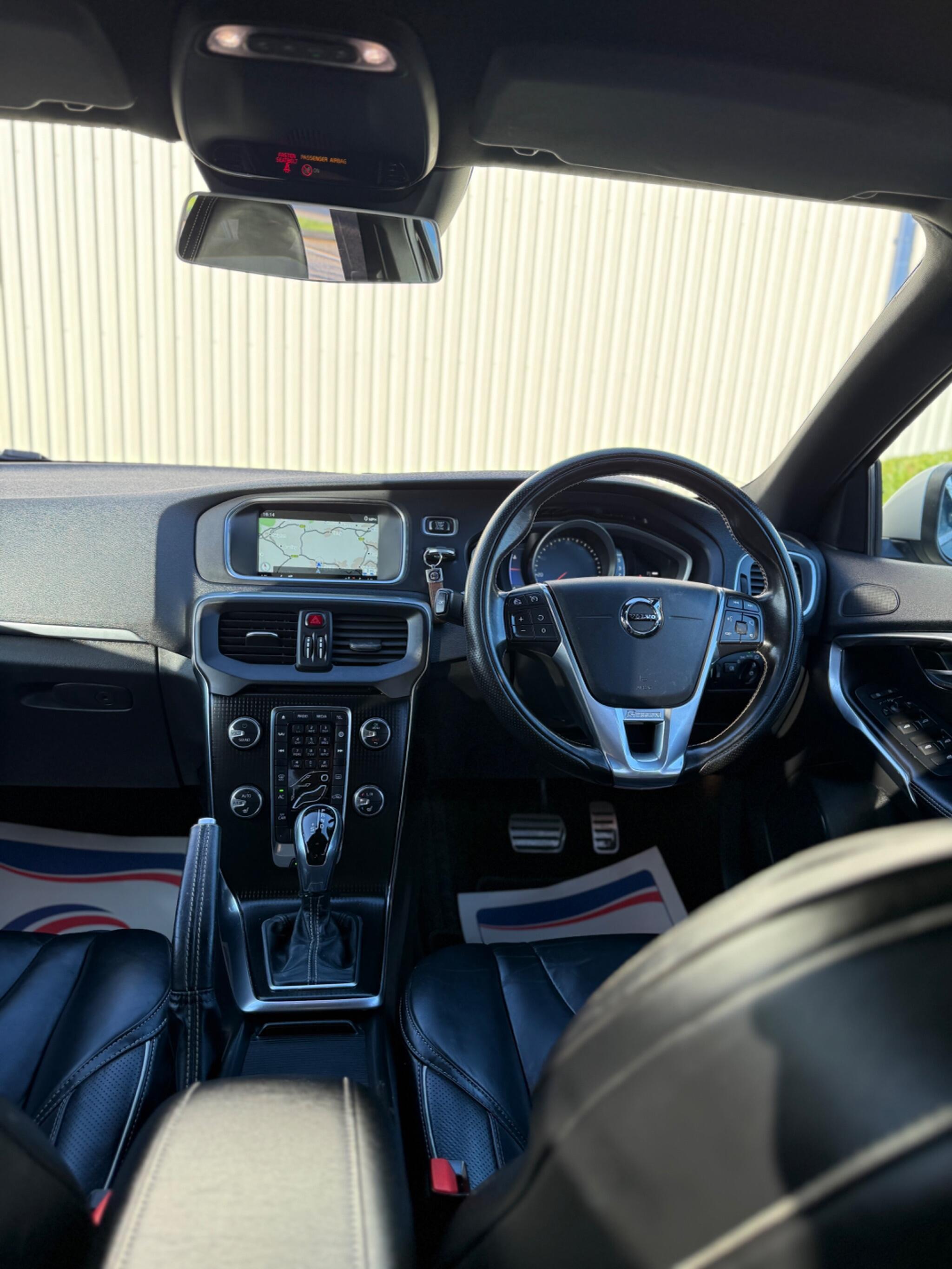 Volvo V40 - Image 32