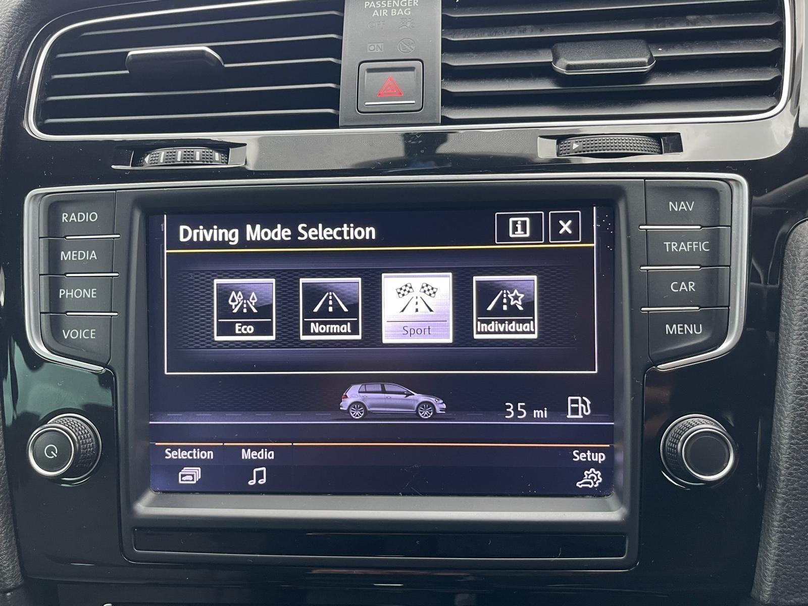 Volkswagen Golf - Image 17
