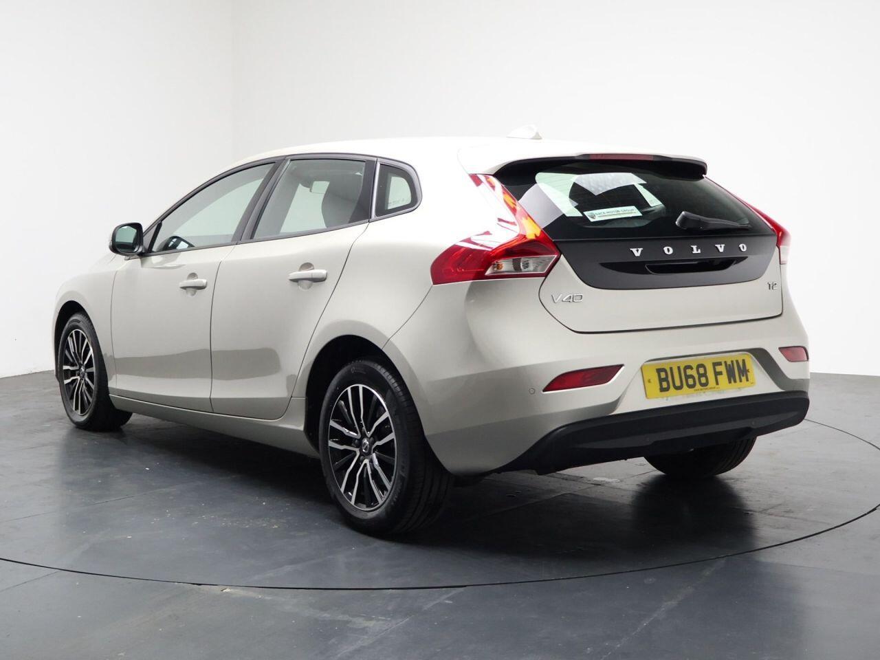 Volvo V40 - Image 9