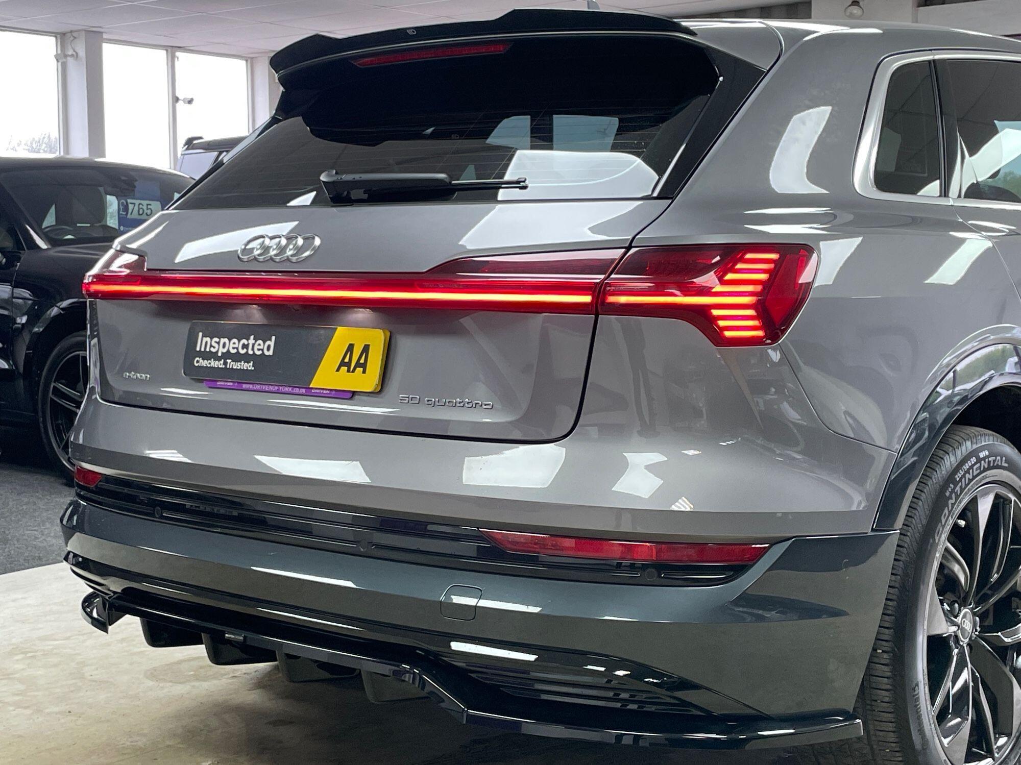 Audi E-Tron - Image 32