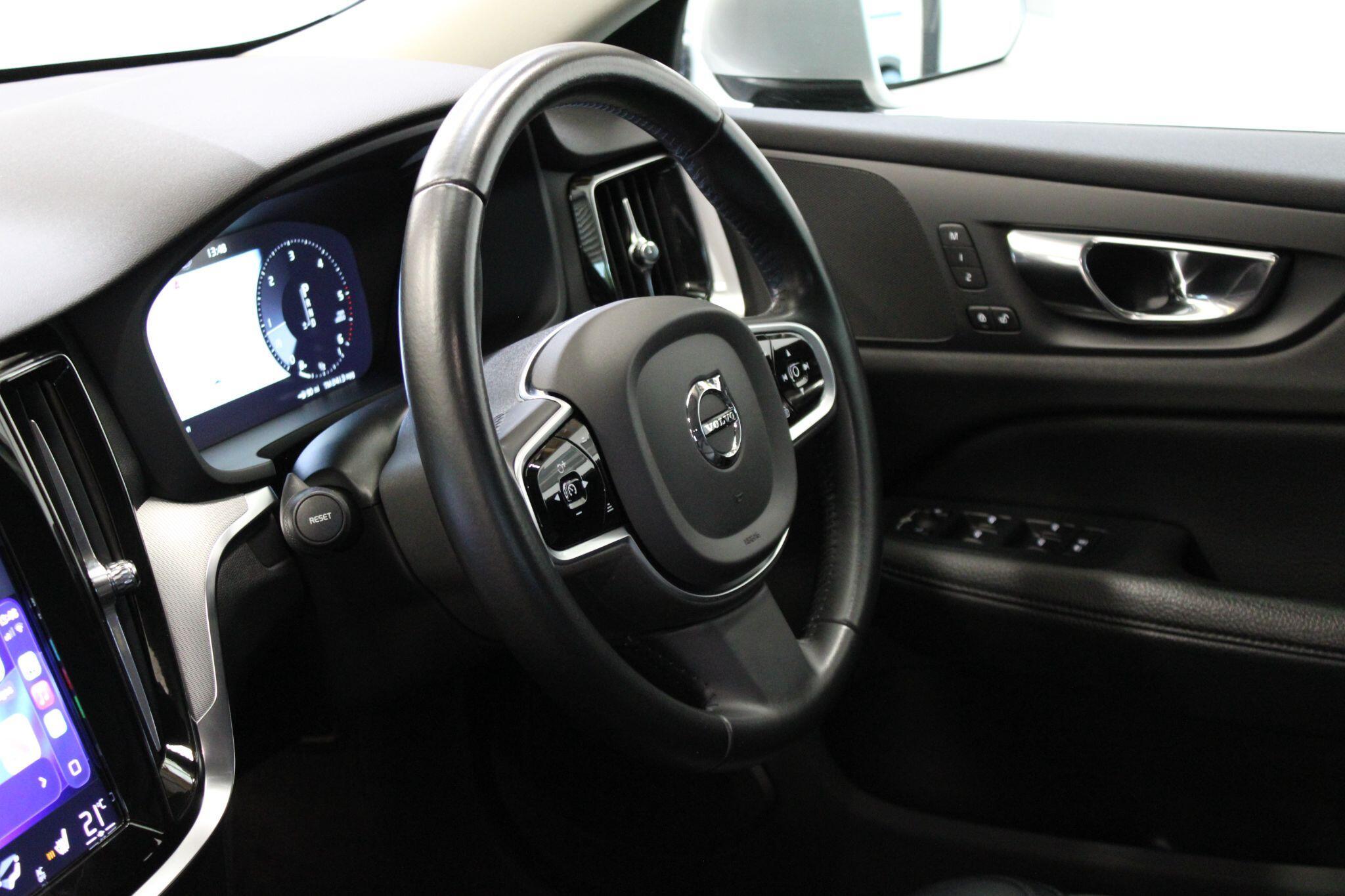 Volvo V60 CROSS COUNTRY - Image 37