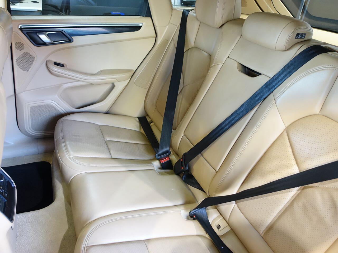 Porsche Macan - Image 18