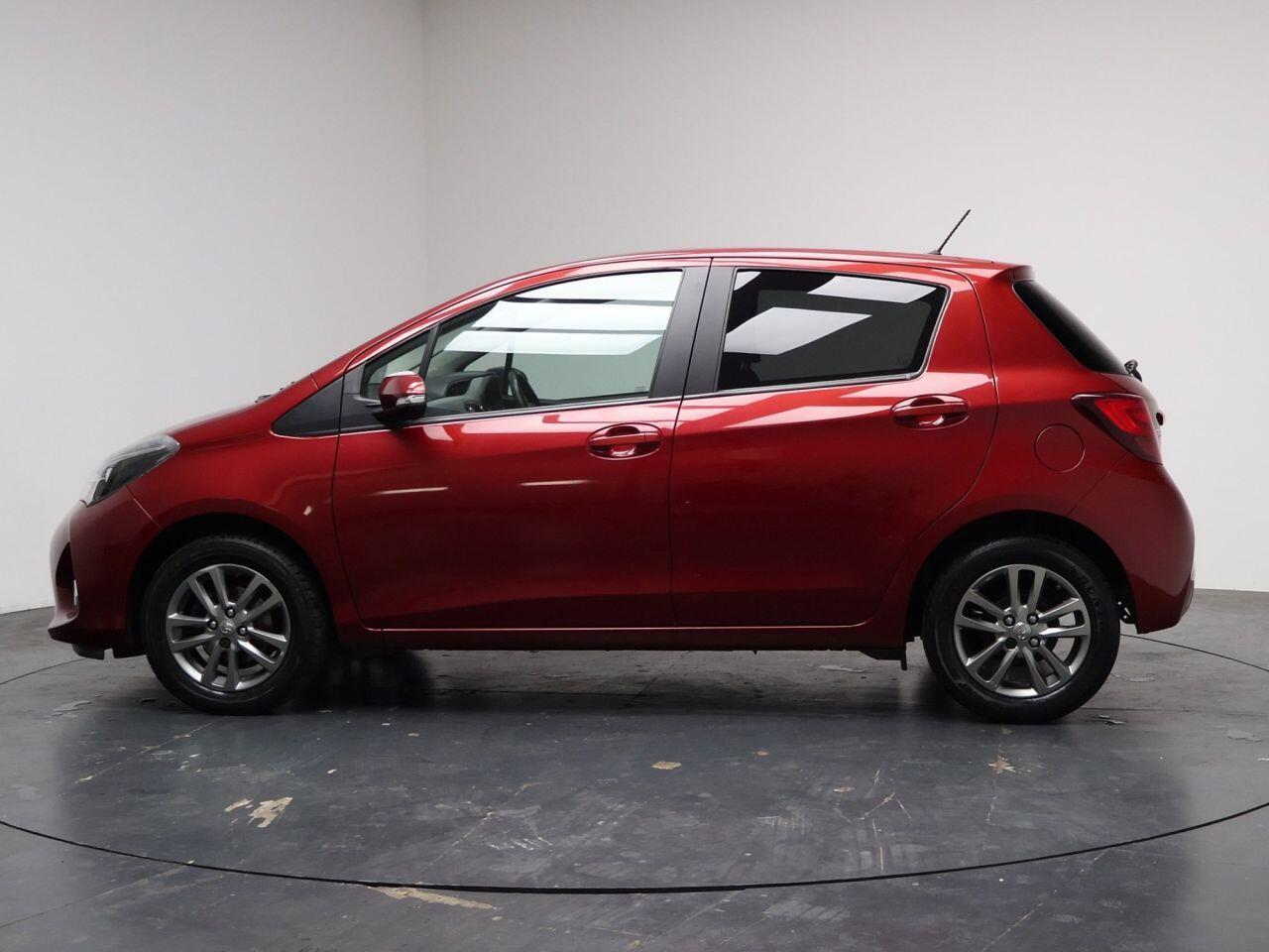 Toyota Yaris - Image 8