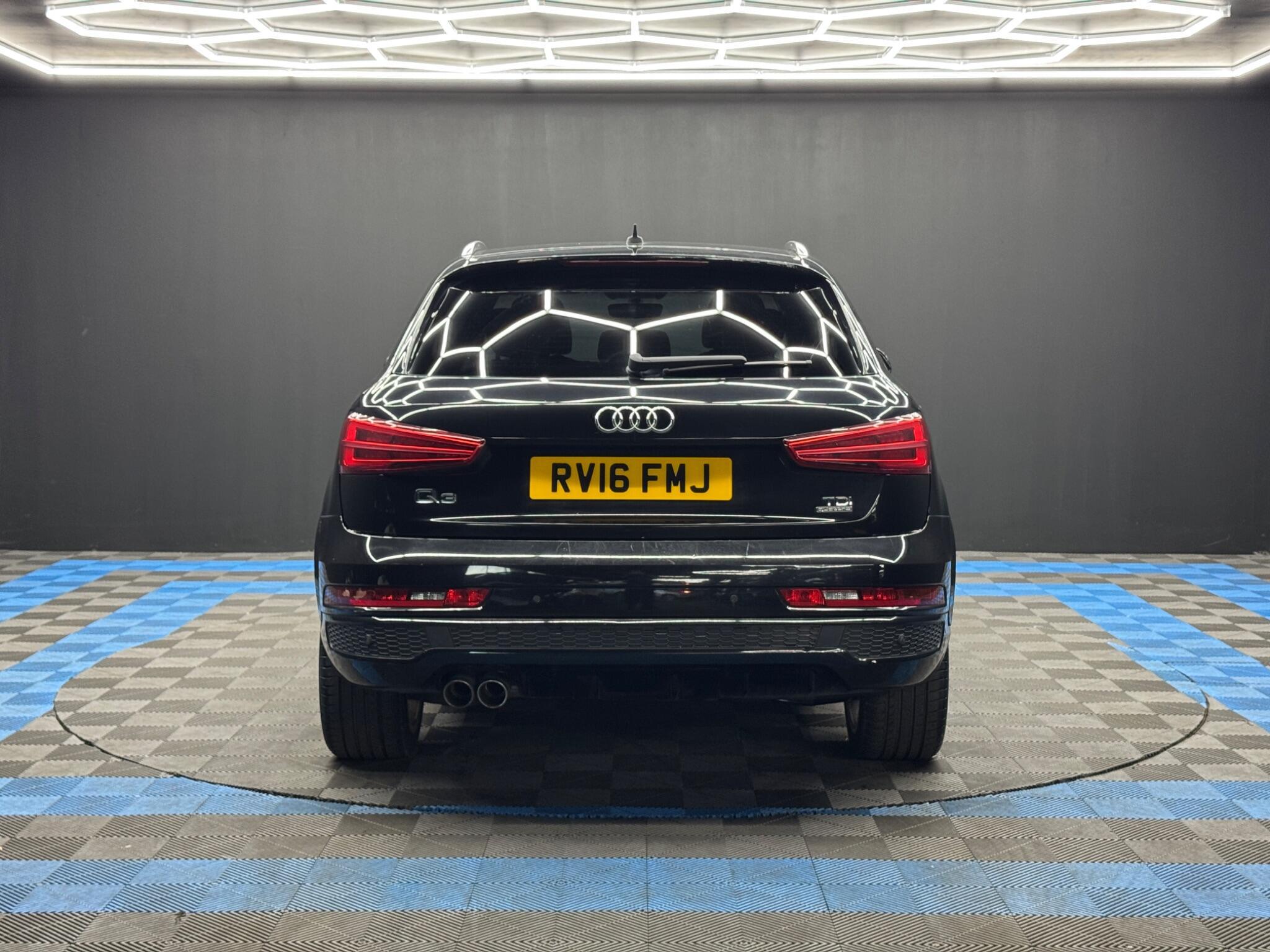 Audi Q3 - Image 6