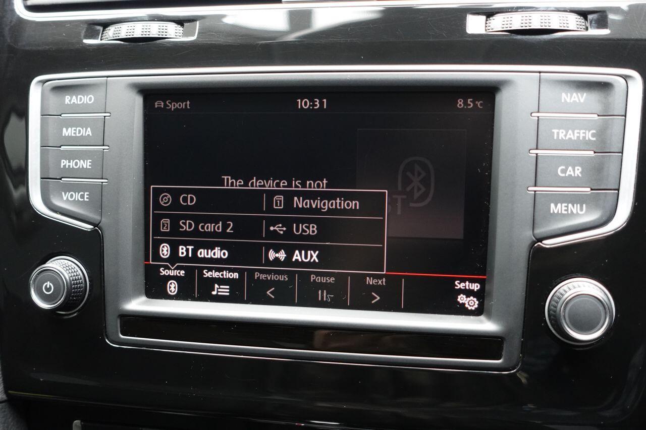 Volkswagen Golf - Image 28