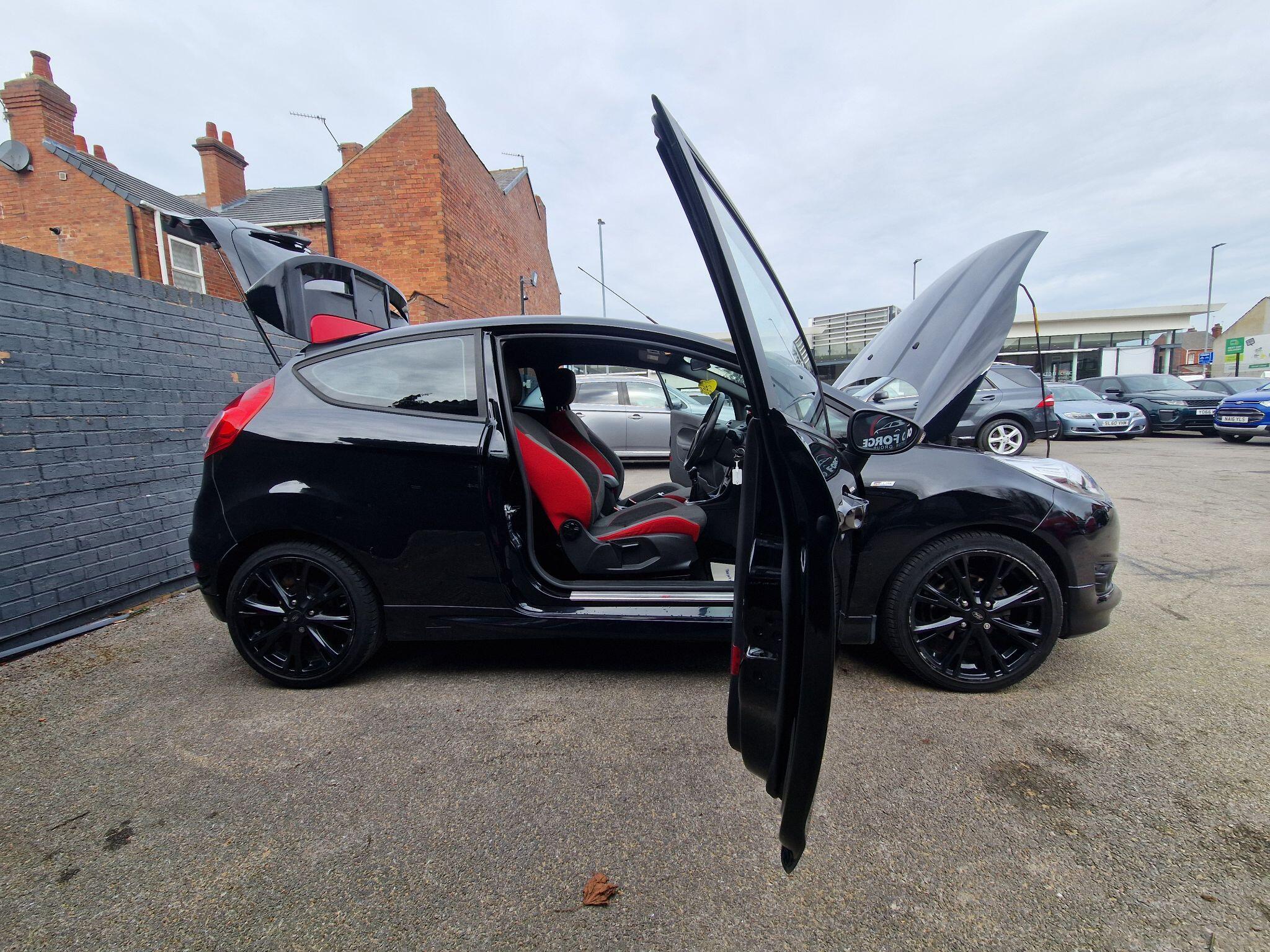 Ford Fiesta - Image 18