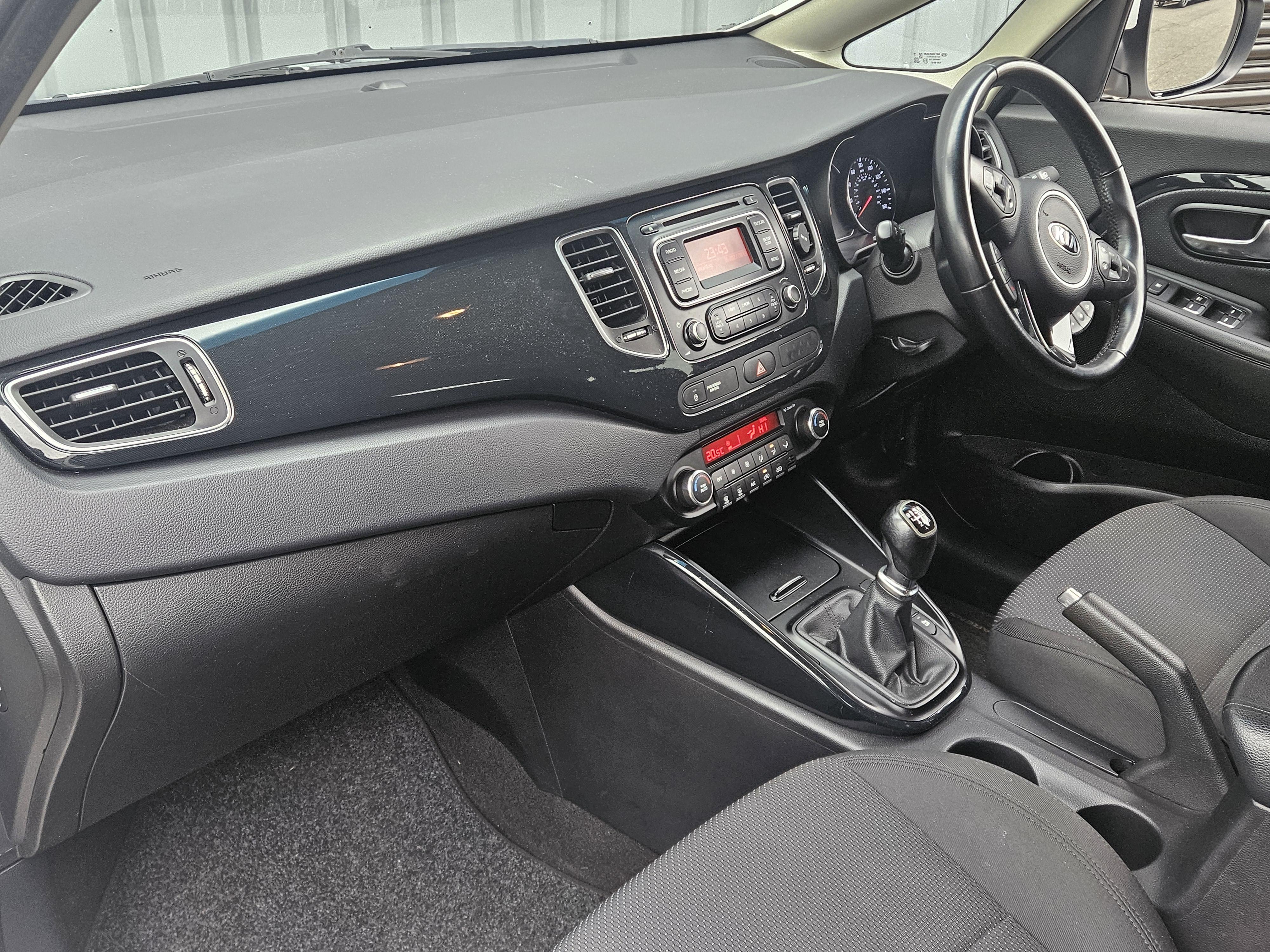 Kia Carens - Image 15