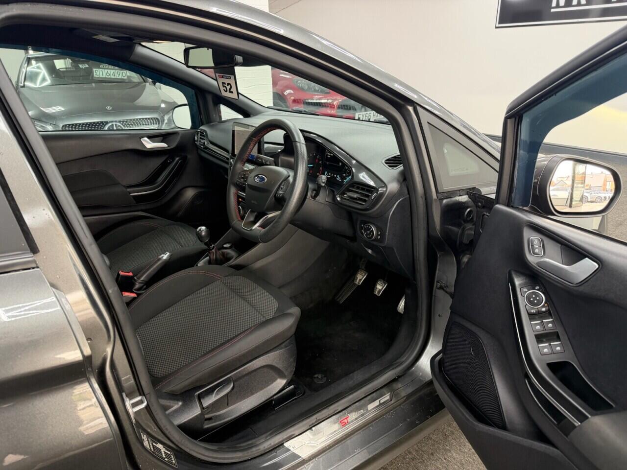 Ford Fiesta - Image 13