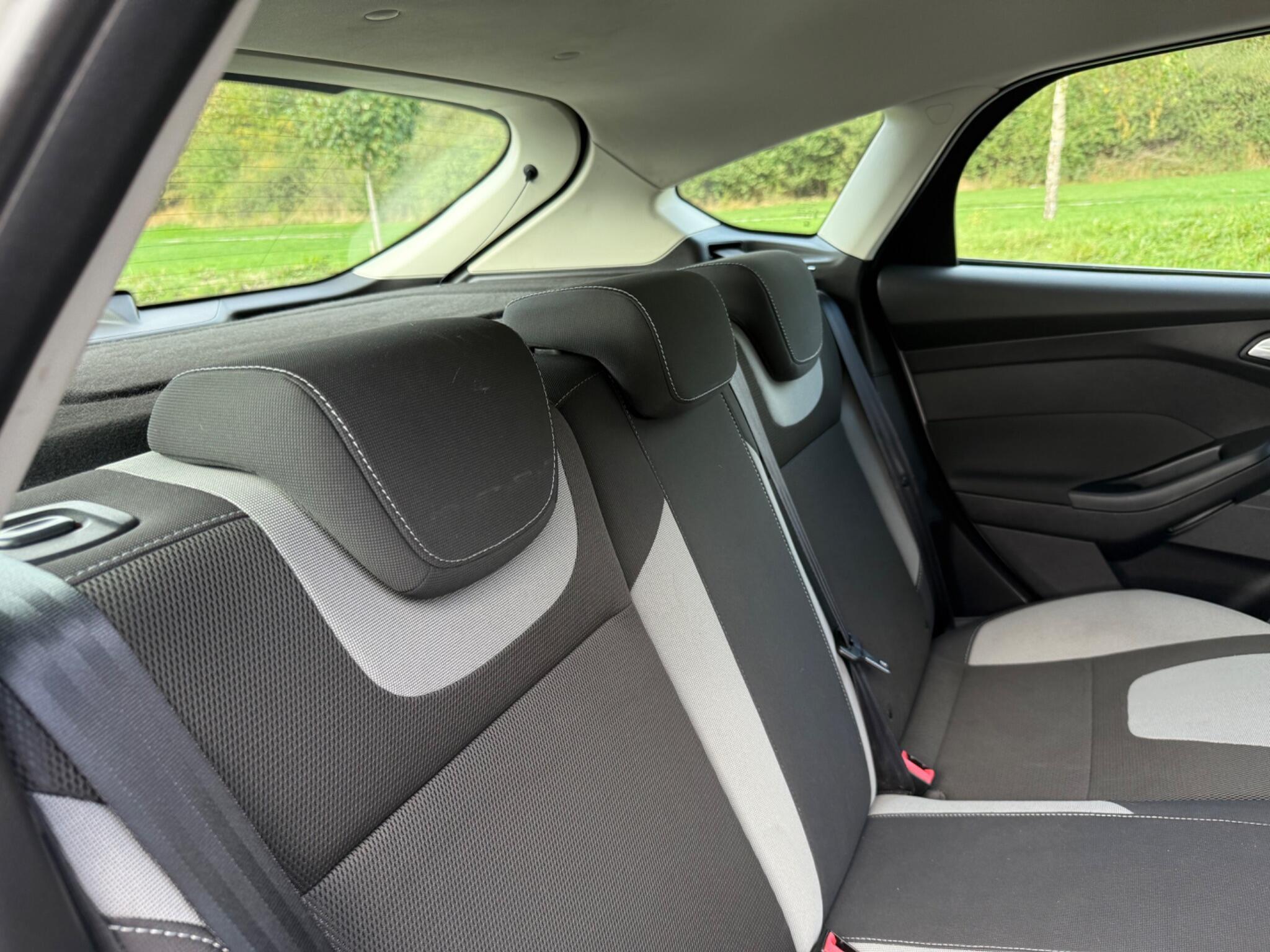 Ford Focus - Image 18