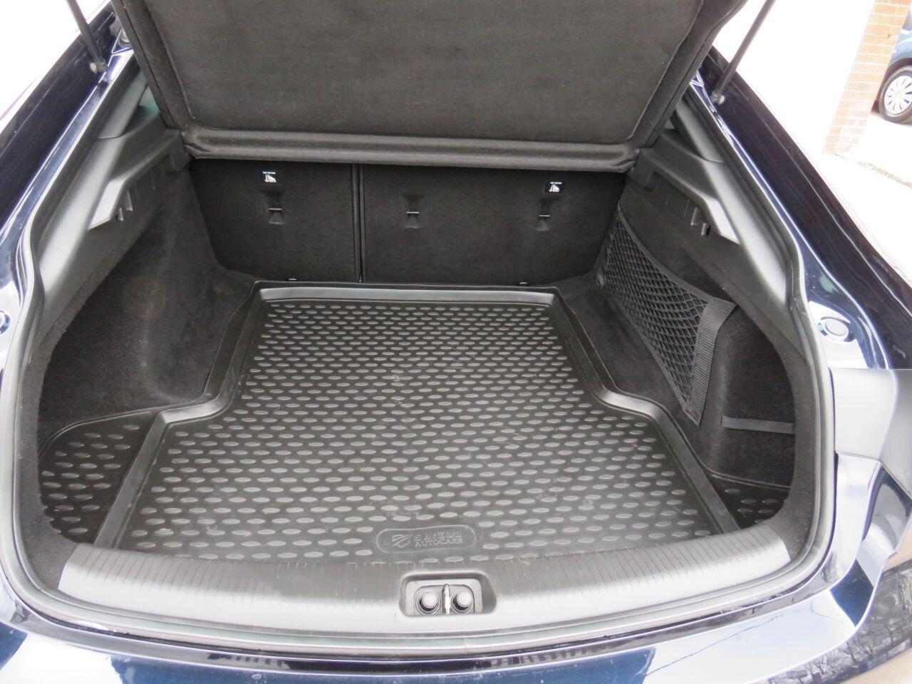 Vauxhall Insignia - Image 11