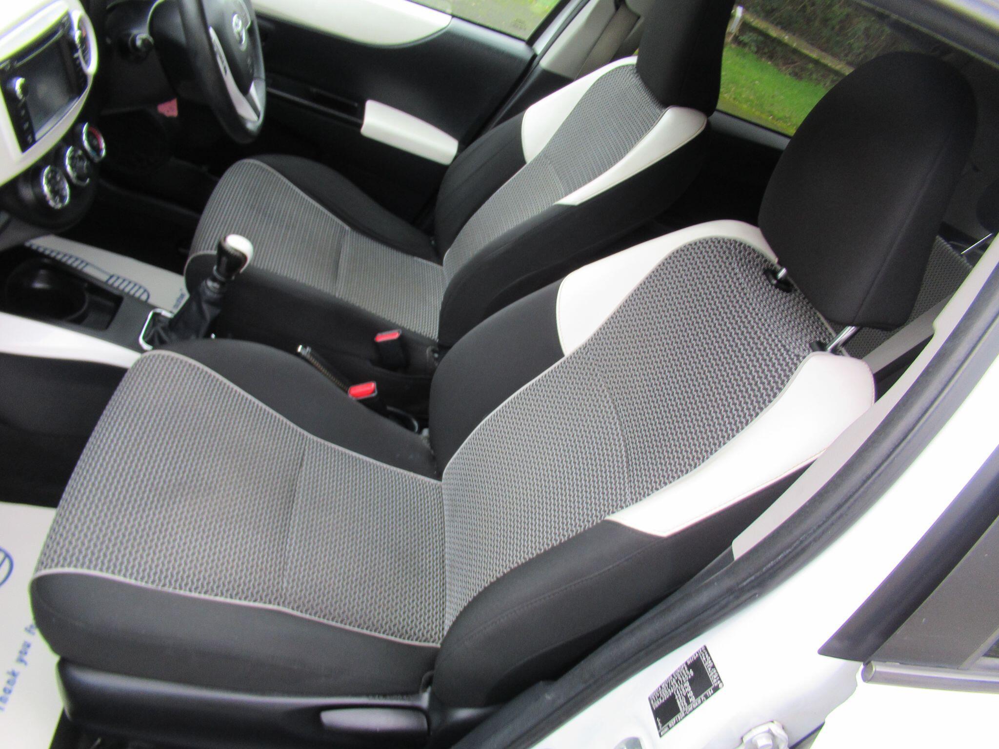 Toyota Yaris - Image 13