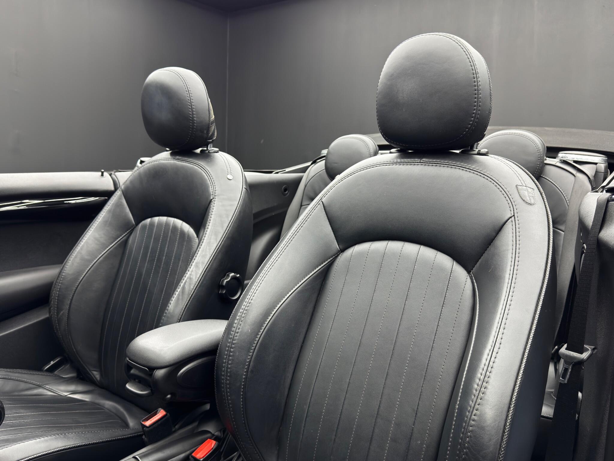 MINI Convertible - Image 14