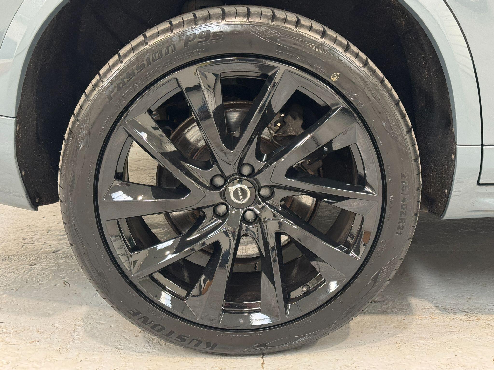 Volvo XC90 - Image 26