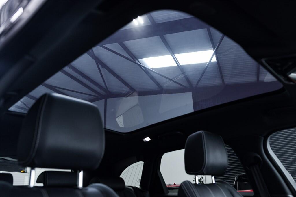 Land Rover Range Rover Velar - Image 4